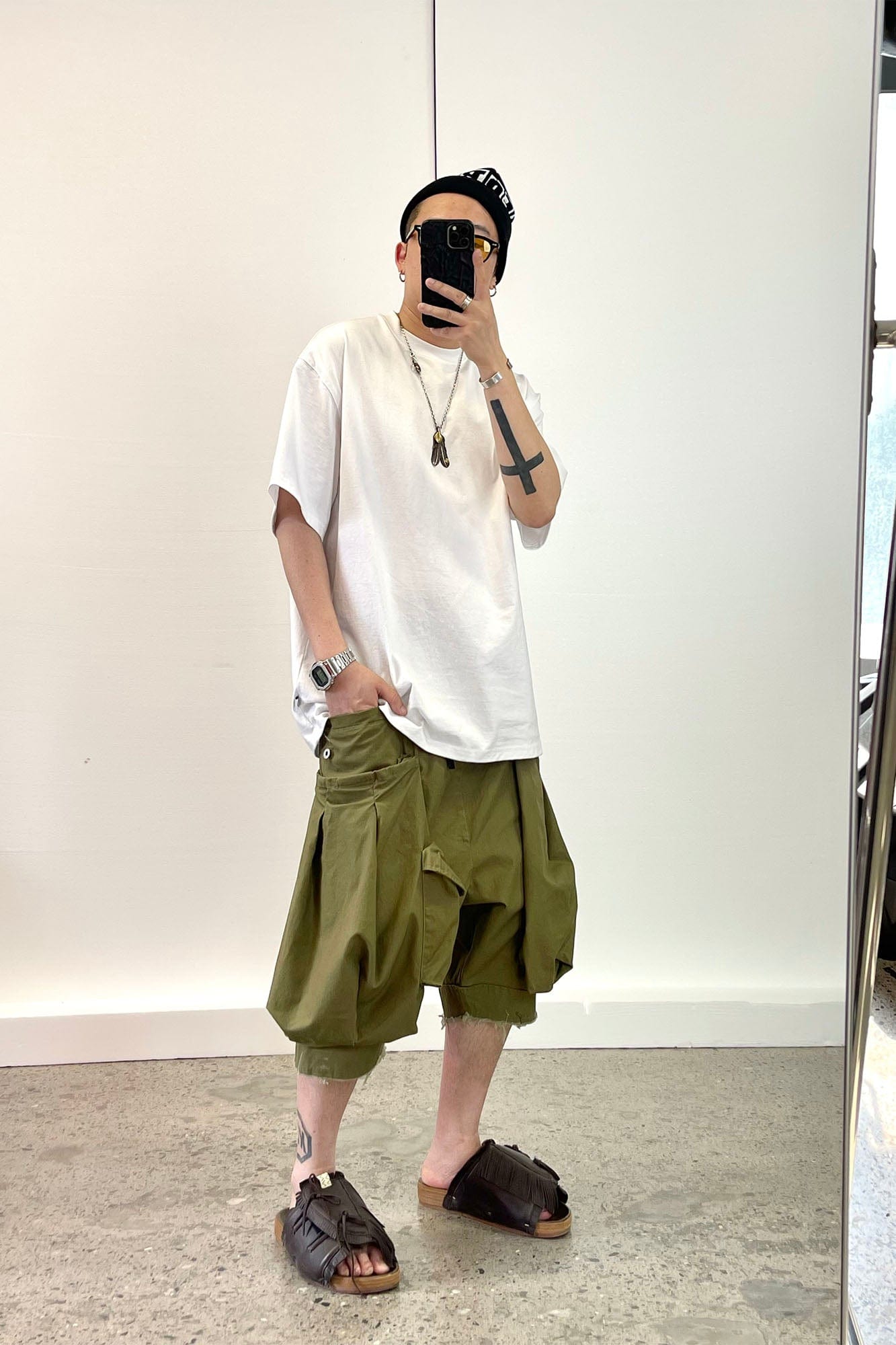 ME DA IGUAL Multi-Pocket Raw Hem Utility Balloon Shorts, premium urban and streetwear designers apparel on PROJECTISR.com, ME DA IGUAL