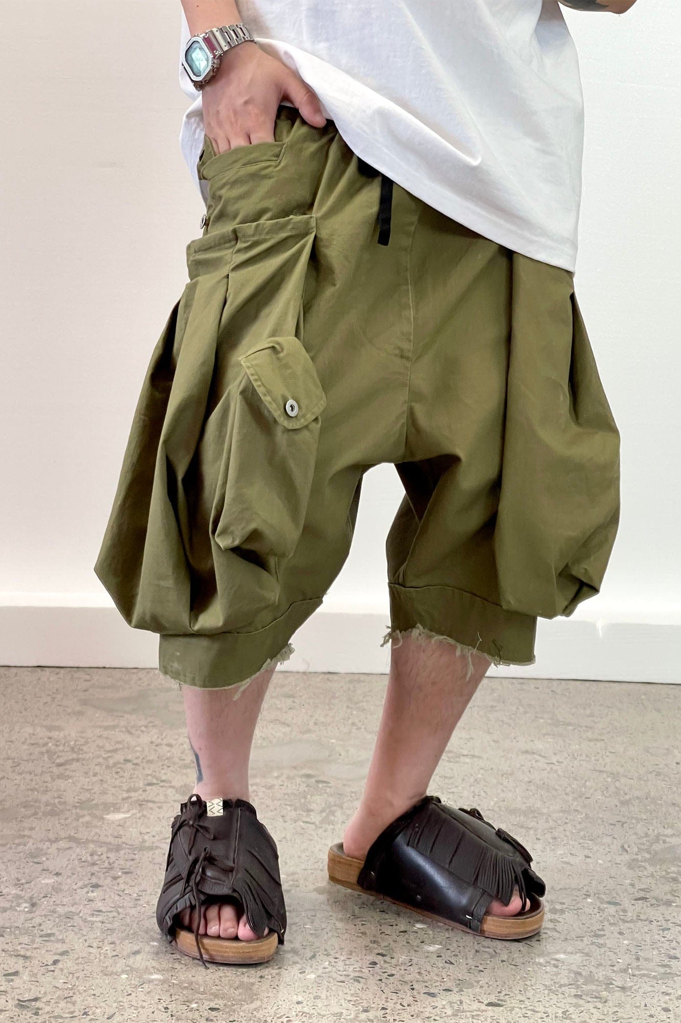 ME DA IGUAL Multi-Pocket Raw Hem Utility Balloon Shorts, premium urban and streetwear designers apparel on PROJECTISR.com, ME DA IGUAL