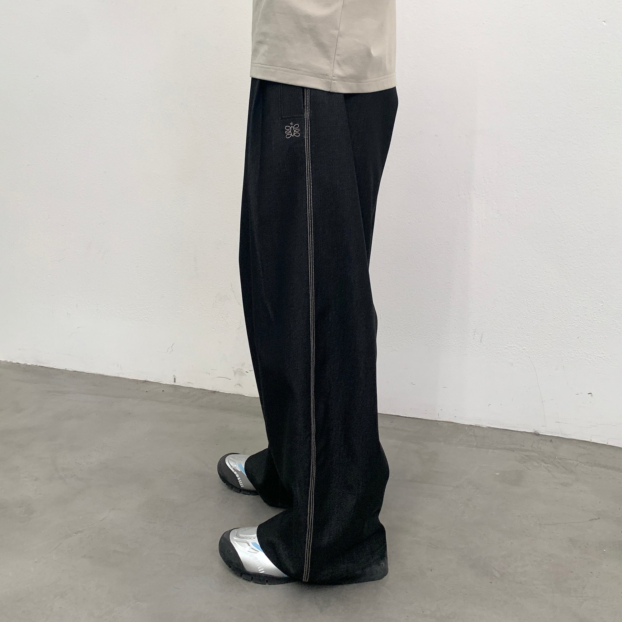 ROARINGWILD A ARCH Embroidered LOGO Draped Oversized Pants