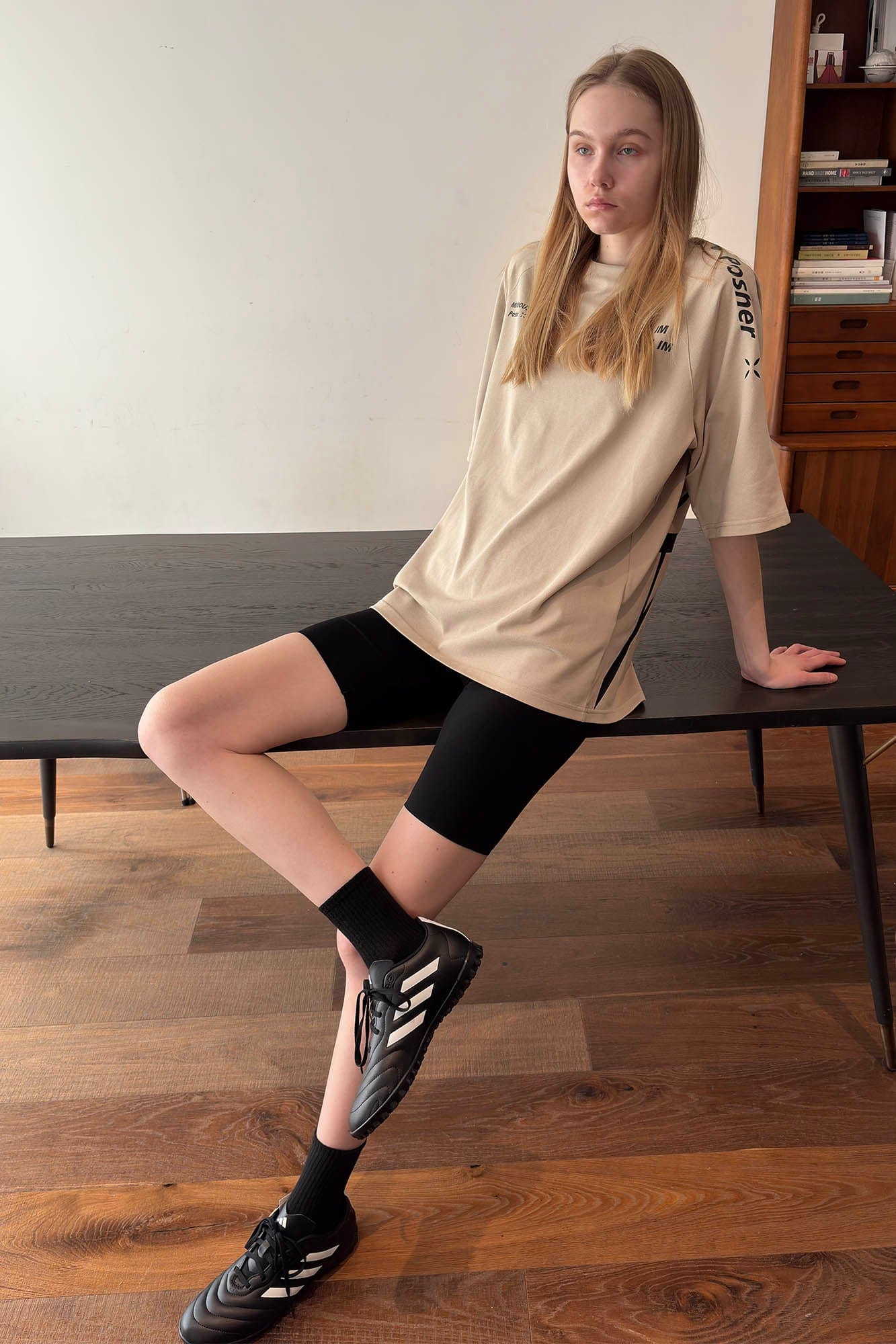 MIICHOUS Geometric Arrow Graphic Raglan T-Shirt