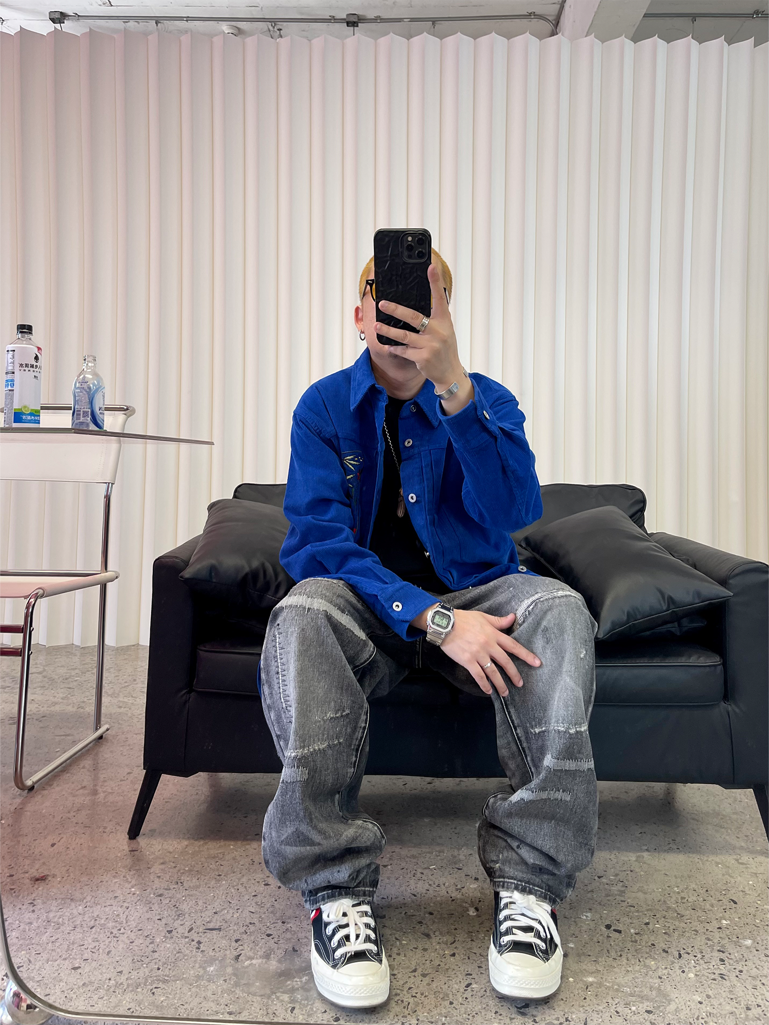 ME DA IGUAL Washed Destroyed Patch Straight-Leg Jeans