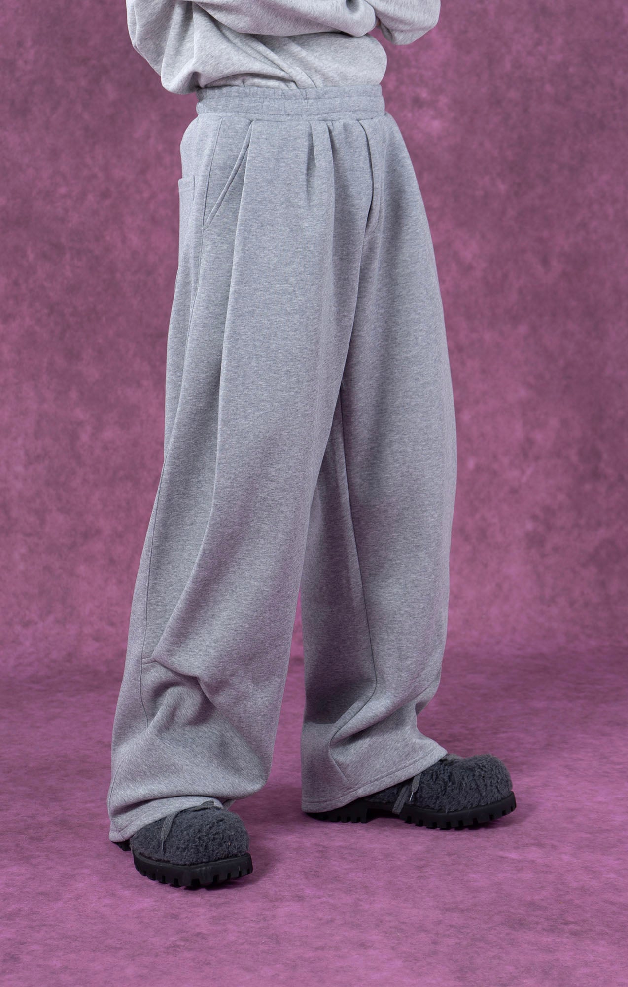 CLP Pleated Wide-Leg Sweatpants