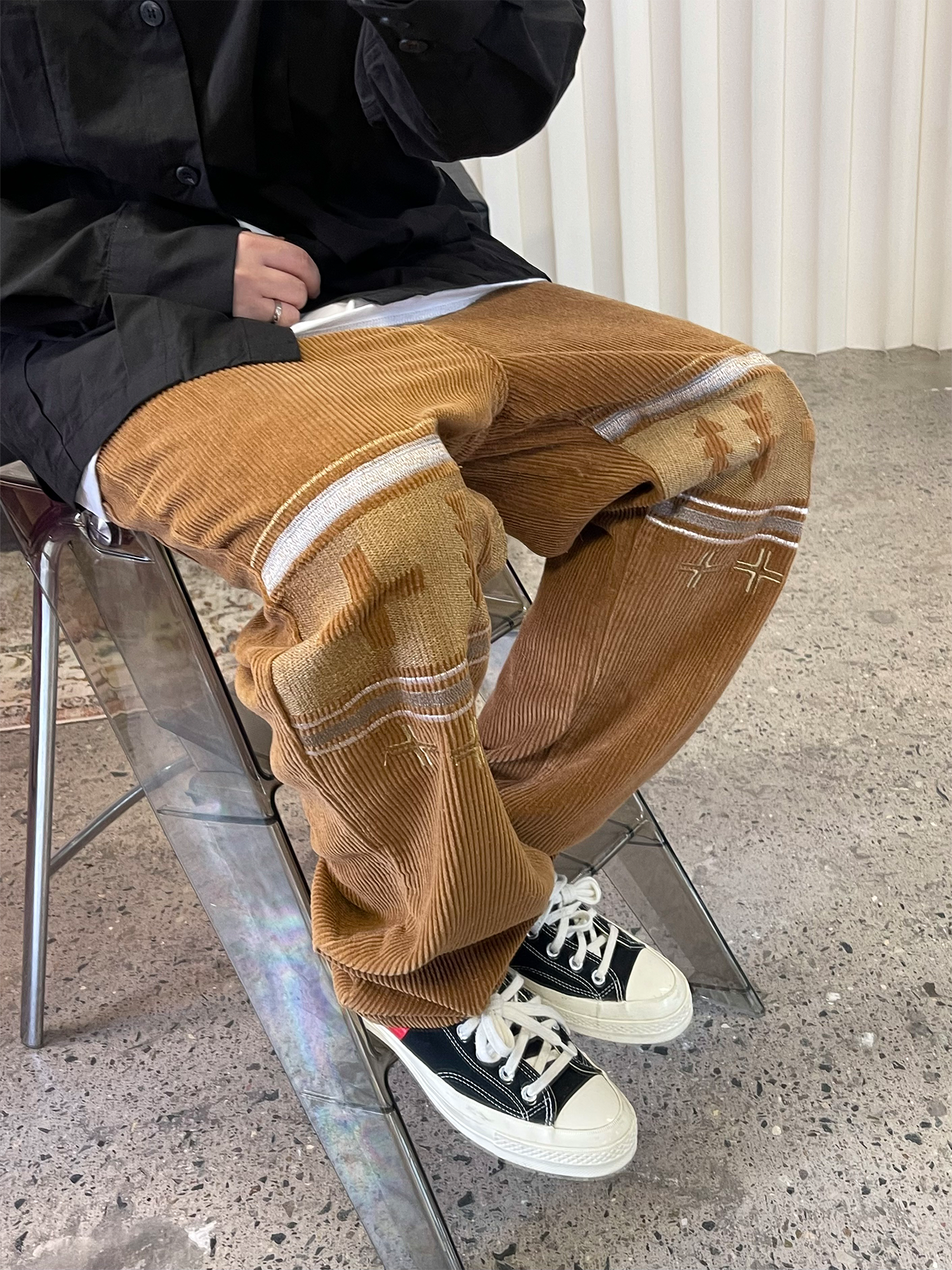 ME DA IGUAL Embroidered Corduroy Straight-Leg Pants