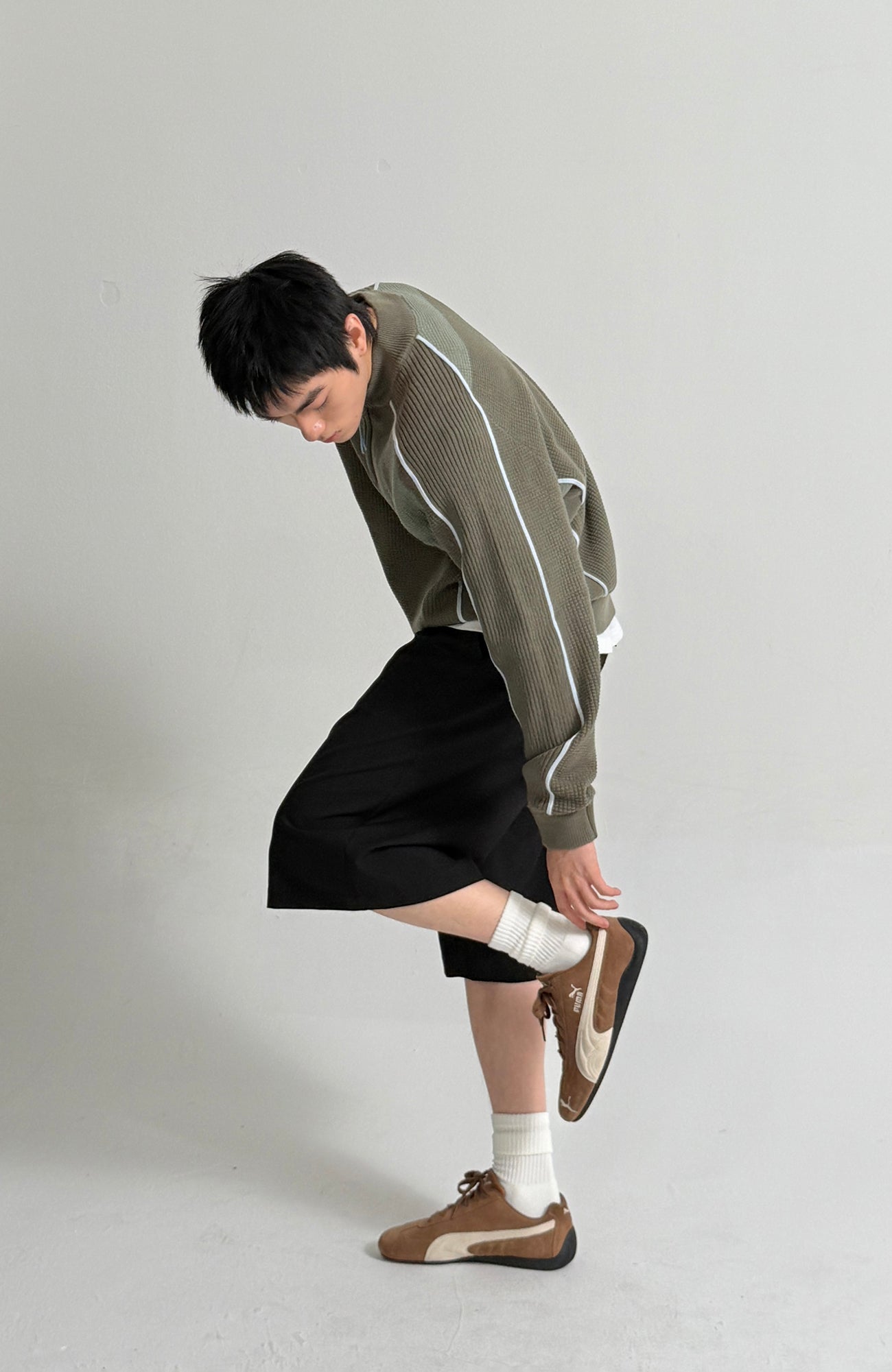 ROARINGWILD A ARCH Contrast Panel Raglan Half-Zip Sweater