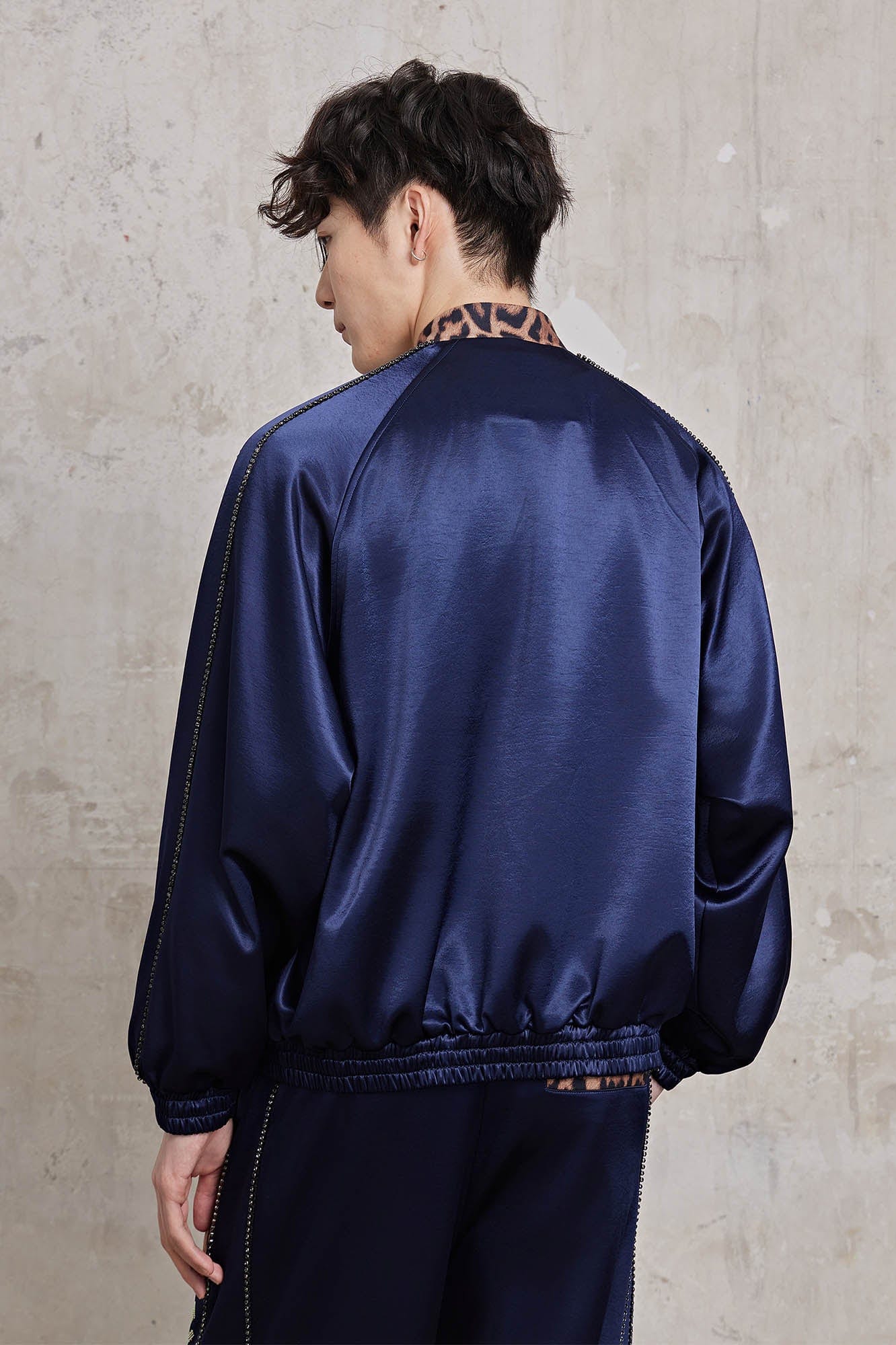 FACEONLAB Rivet Diamond Satin Leopard-Collar Jacket