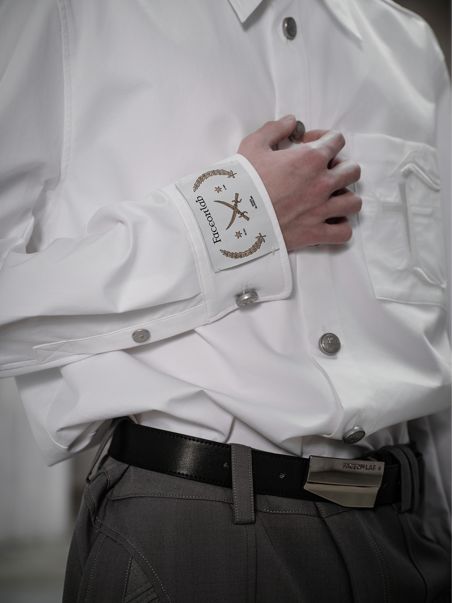 FACEONLAB Mental-Button Embroidered Badge-Patch Shirt White
