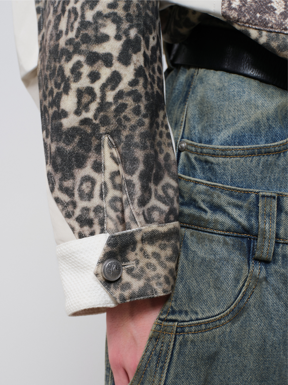 FACEONLAB Camo Spliced Leopard Lapel Jacket White