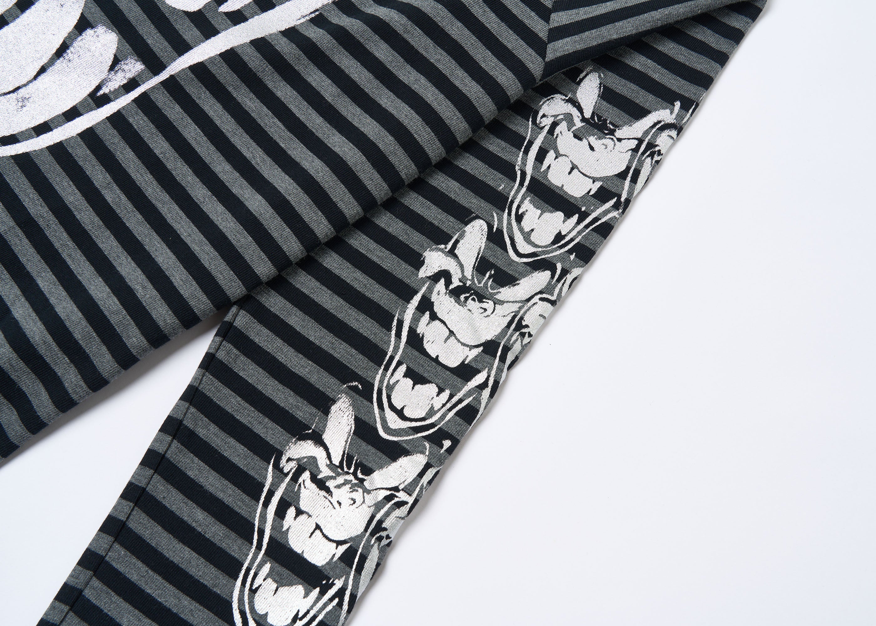 SAXGENWON Retro Striped Graphic Raglan Long-Sleeve Tee