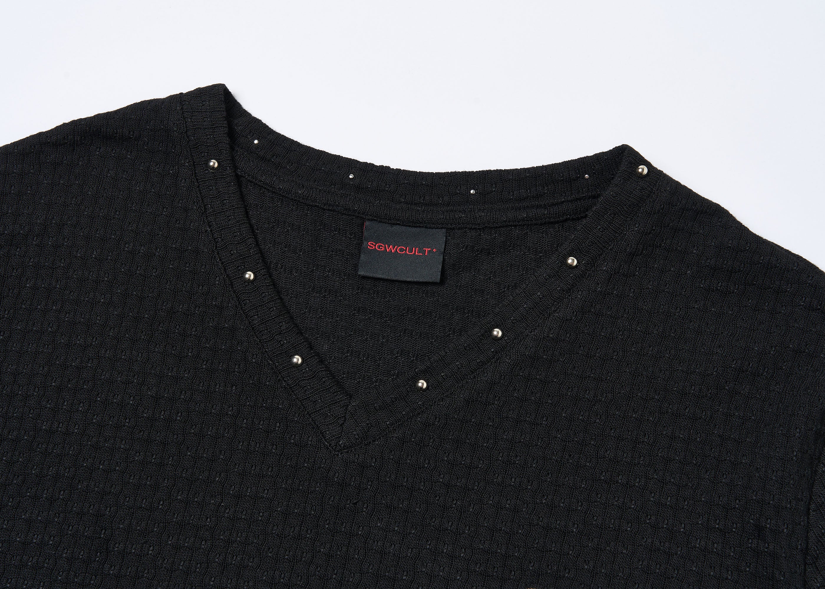 SAXGENWON Rivet V-Neck Embroidered Long-Sleeve Tee