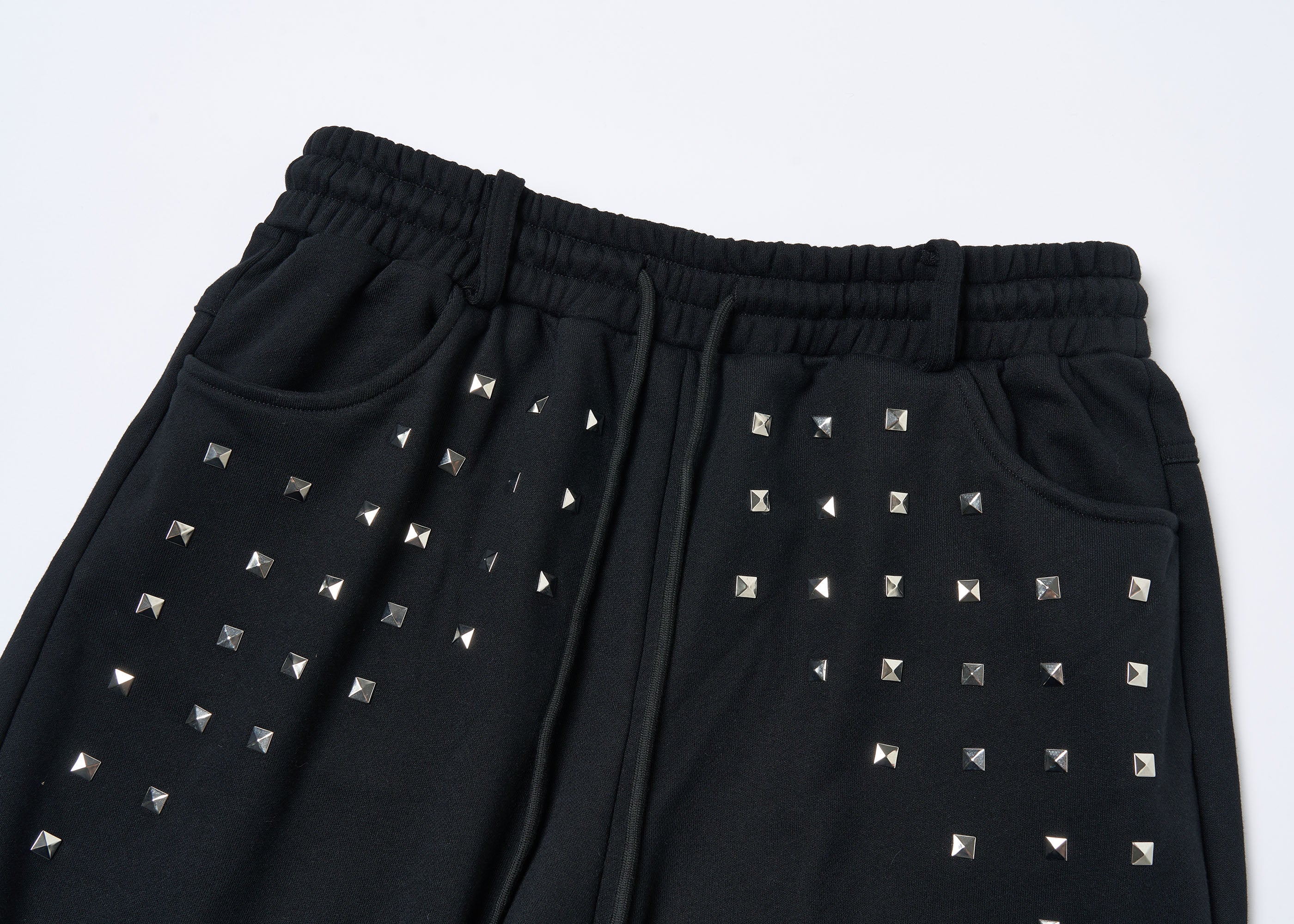SAXGENWON Studded Graphic Straight-Leg Sweatpants