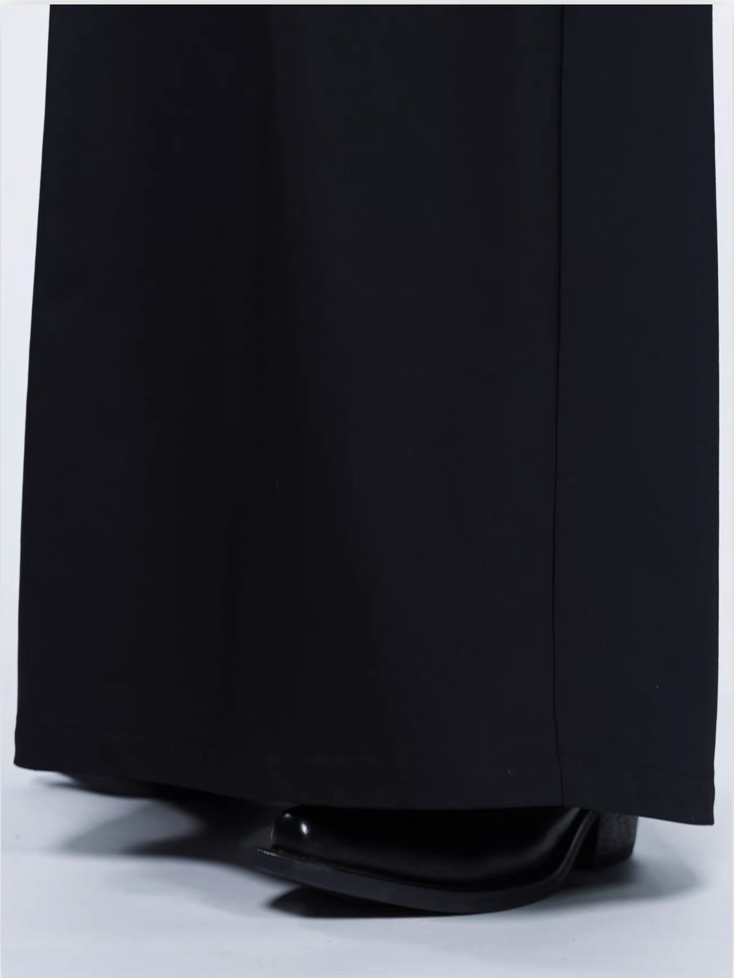 VE2 Minimal High-Waist Wide-Leg Trousers