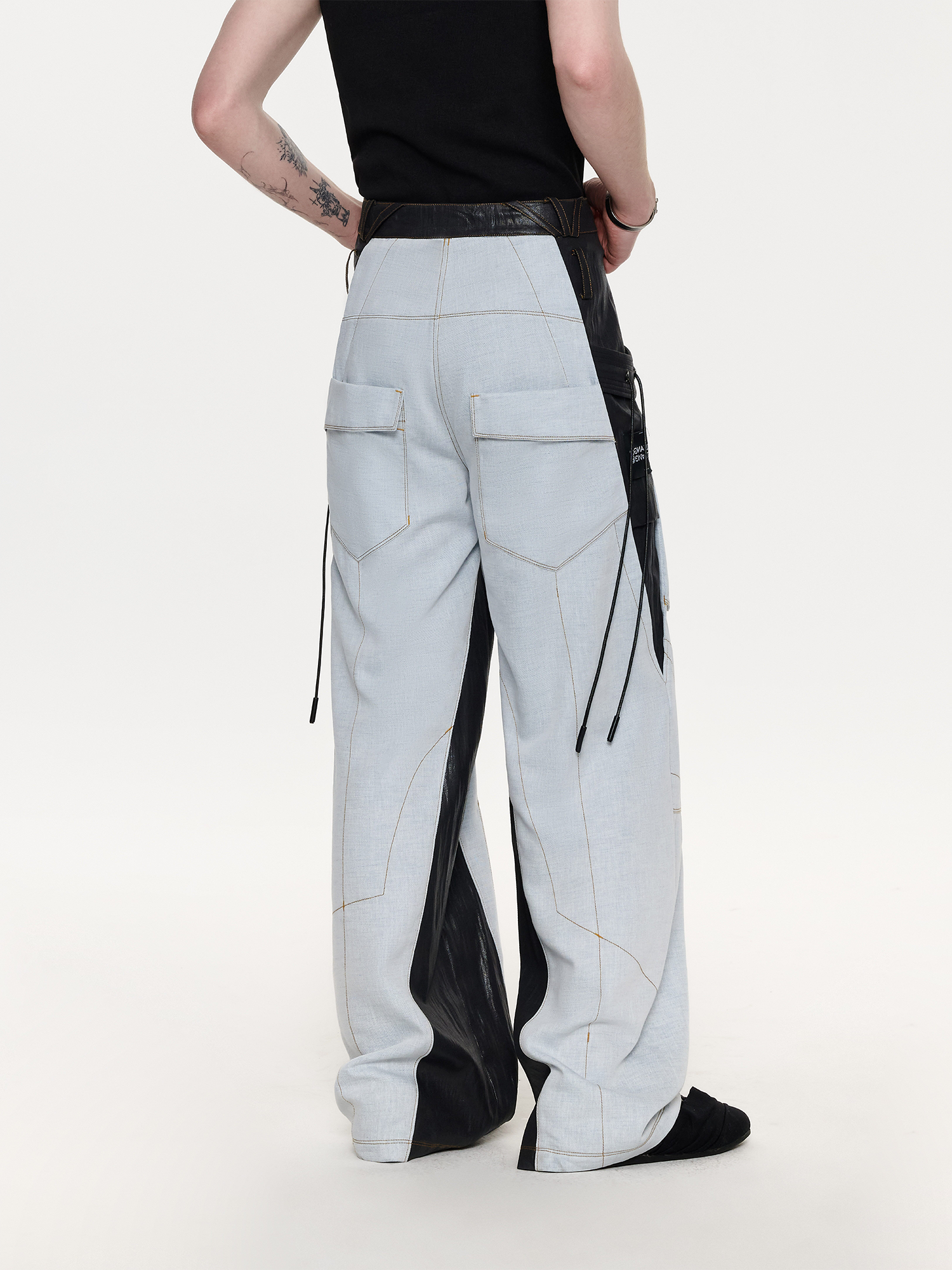 TIWILLTANG Contrast Stitch Paneled Wide-Leg Pants
