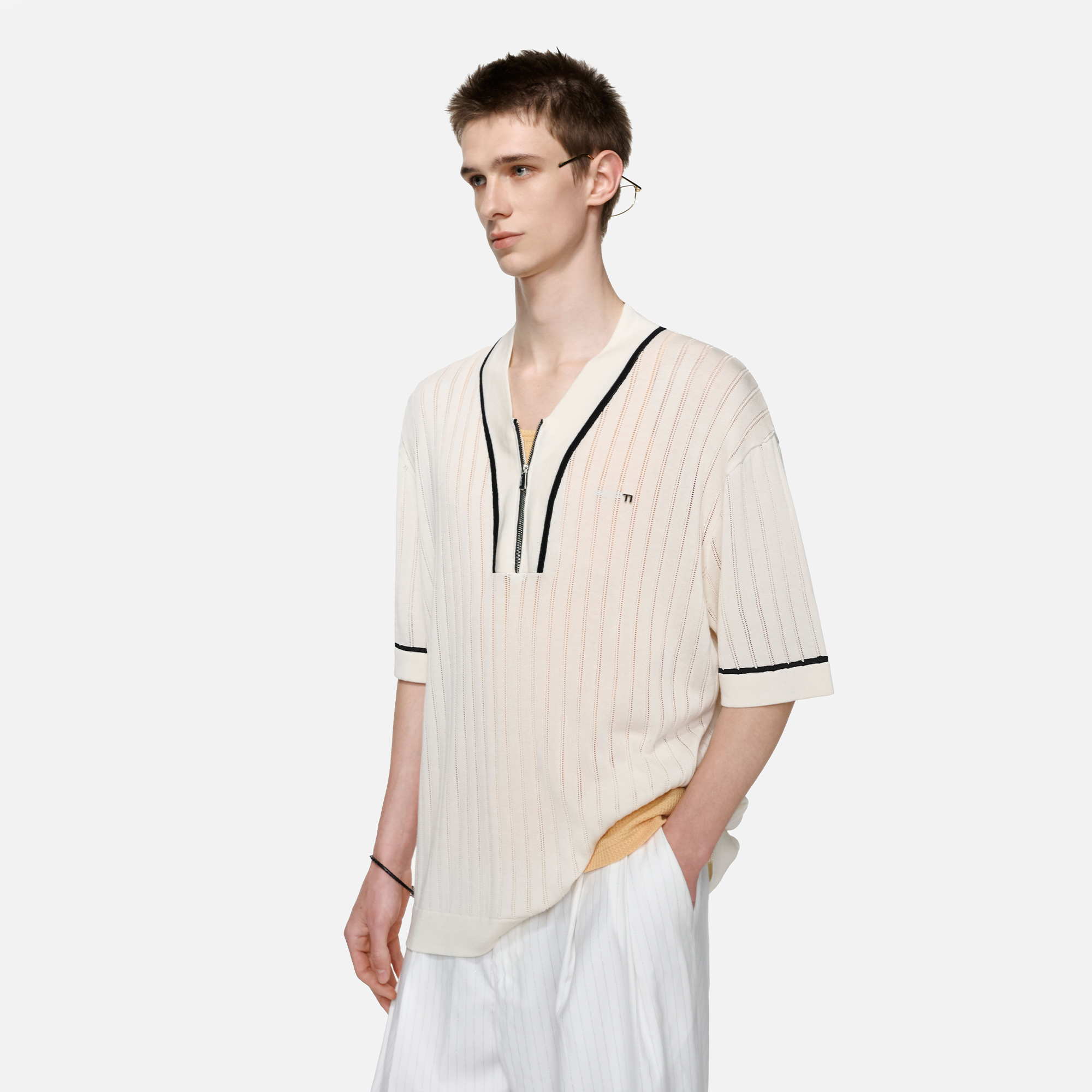 TIWILLTANG Openwork Contrast Trim Zip-Neck Knitted T Shirt