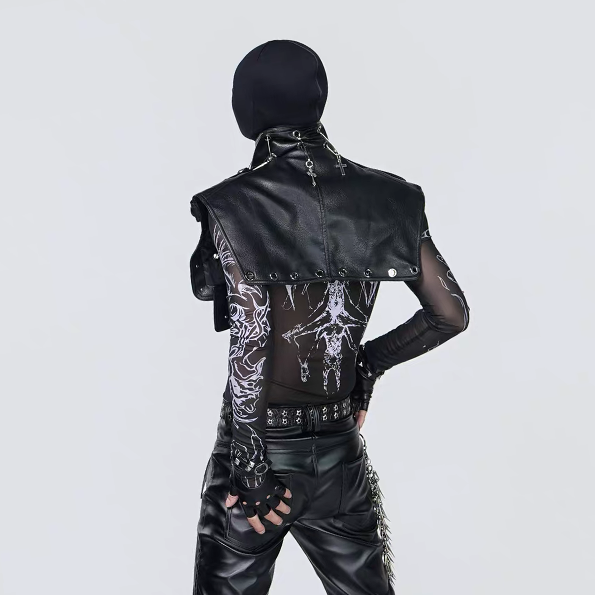 VE2 Knight Hardware Cropped Faux Leather Vest