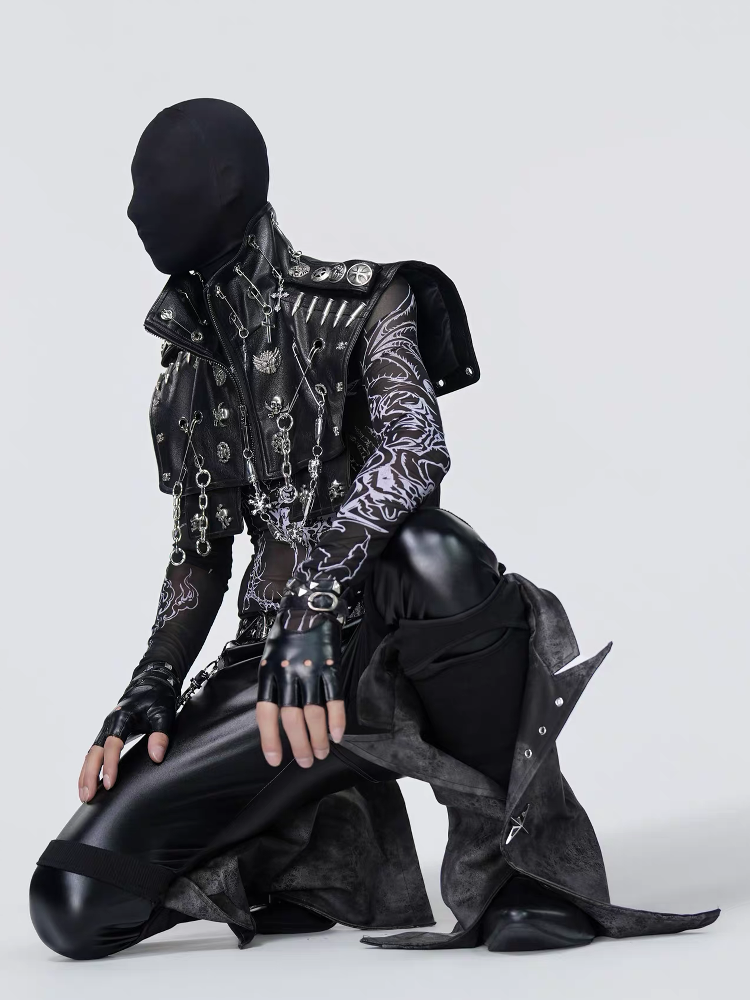 VE2 Knight Hardware Cropped Faux Leather Vest