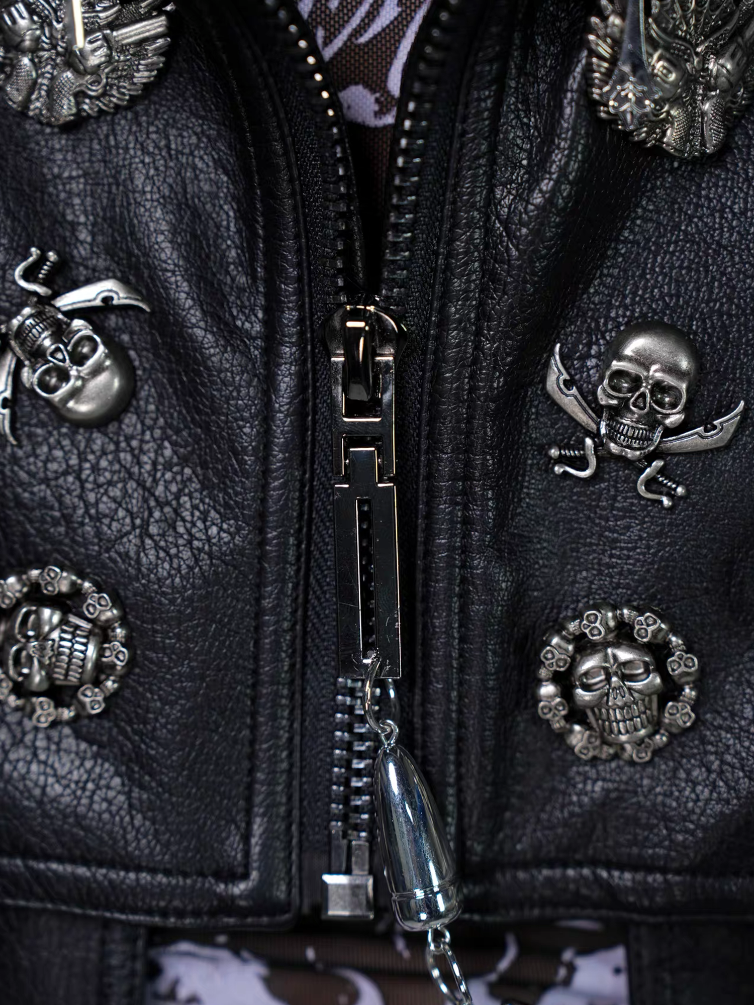 VE2 Knight Hardware Cropped Faux Leather Vest