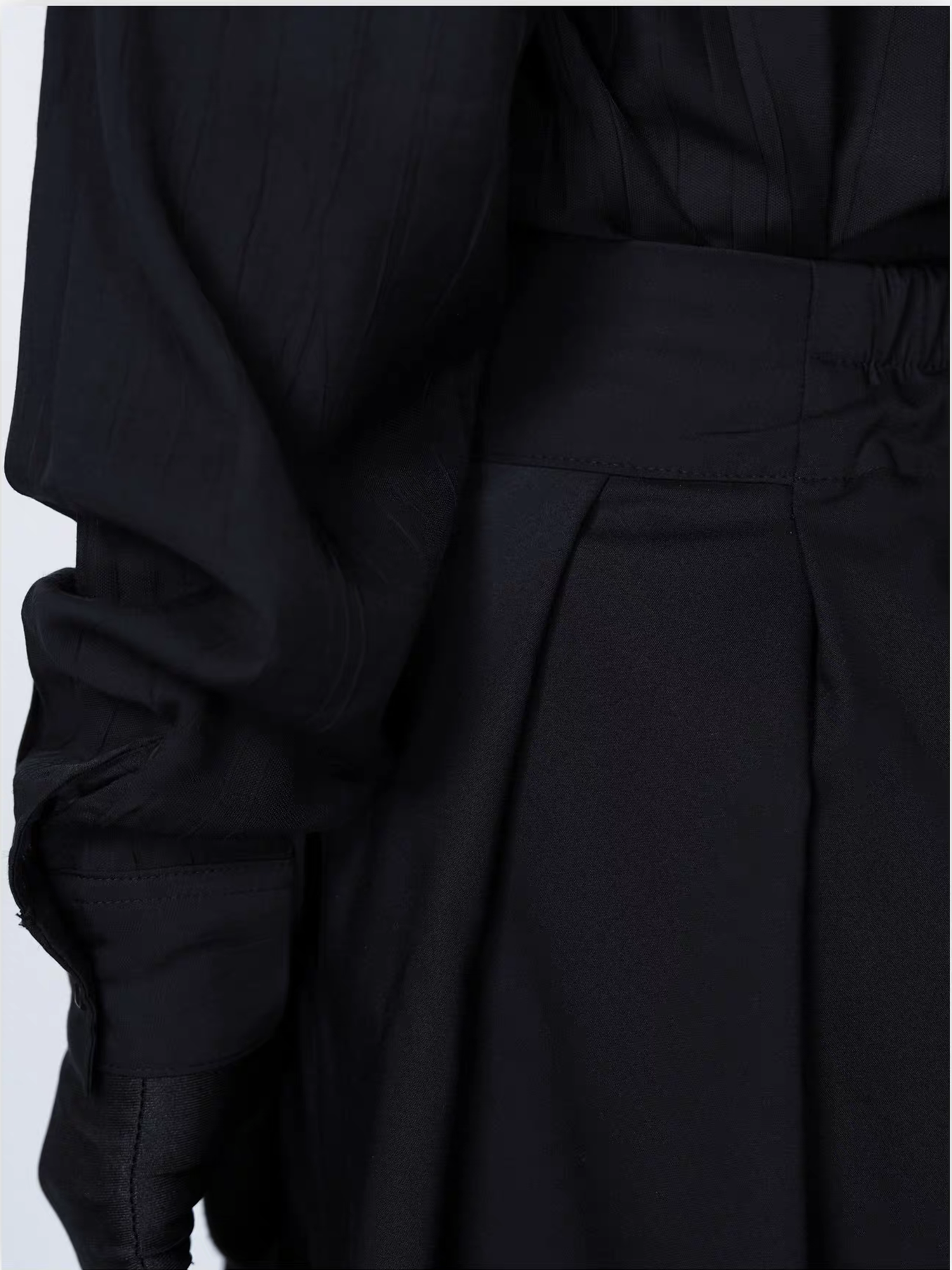 VE2 Minimal High-Waist Wide-Leg Trousers
