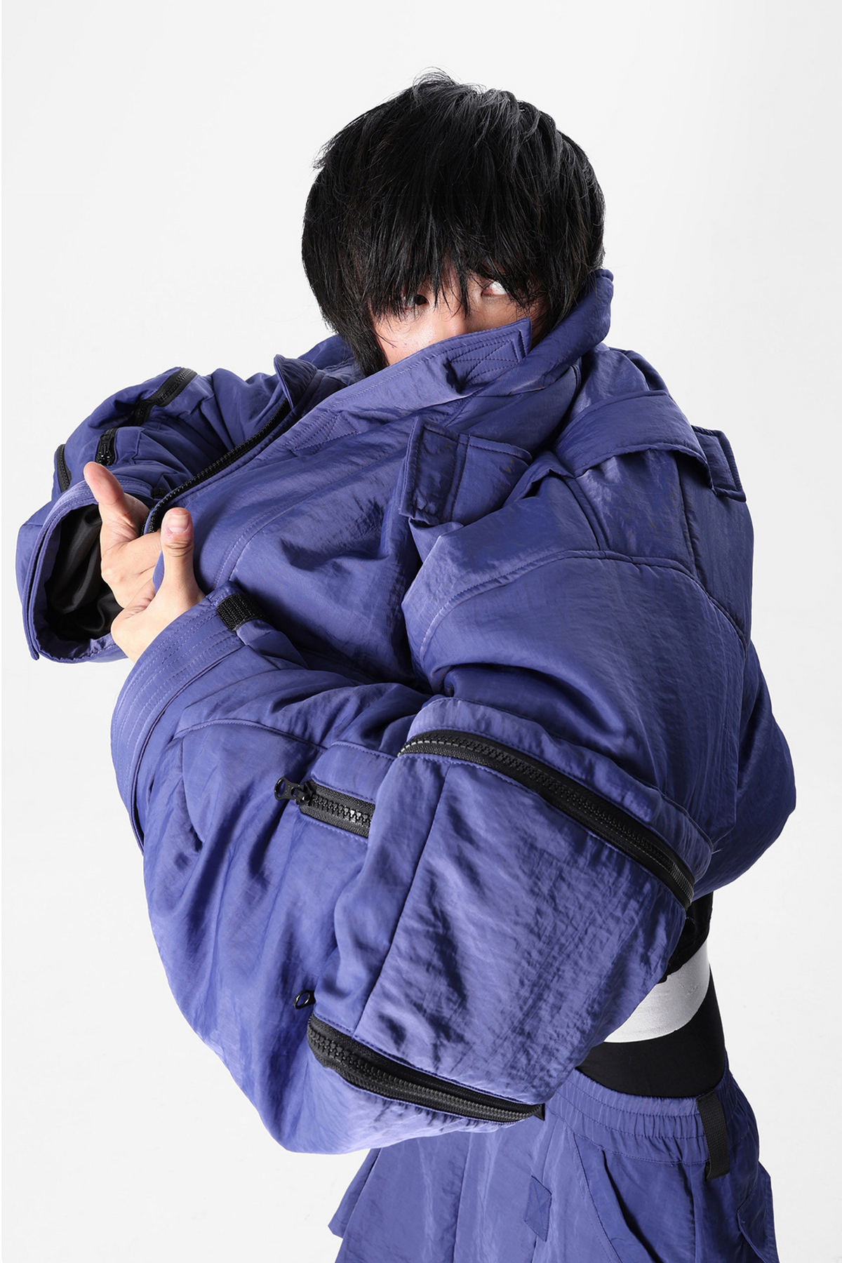 VANGUARDIA Multi-Pocket Cropped Puffer Jacket