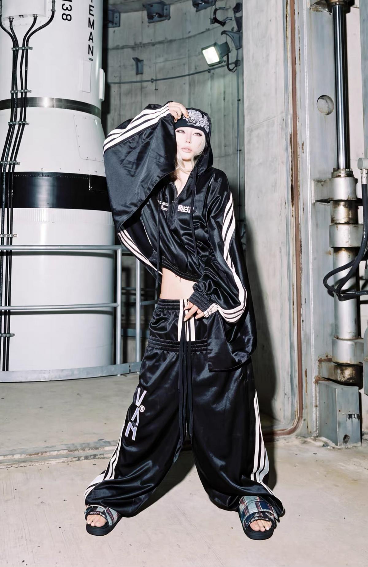 VANGUARDIA Striped Drop-Shoulder Hooded Jacket