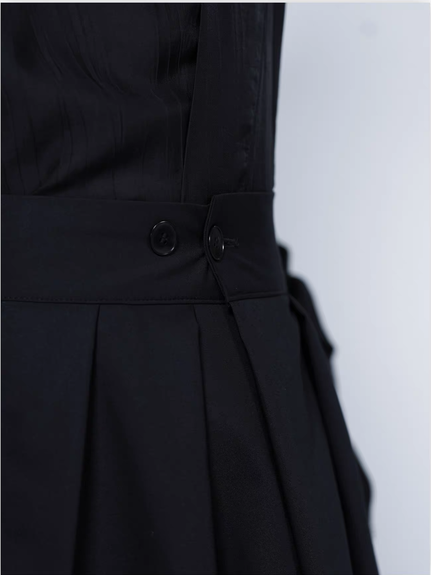 VE2 Minimal High-Waist Wide-Leg Trousers