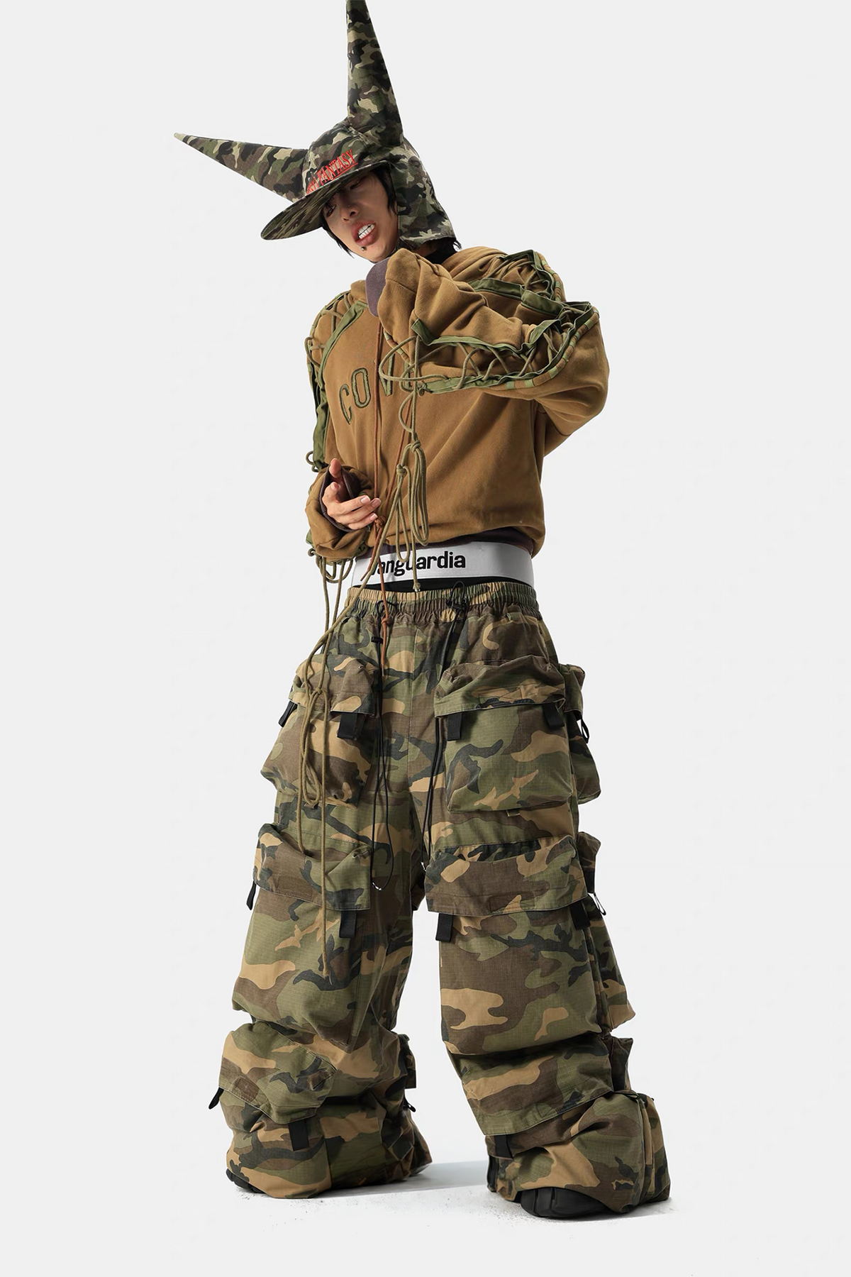VANGUARDIA Camo Multi-Pocket Cotton Cargo Pants