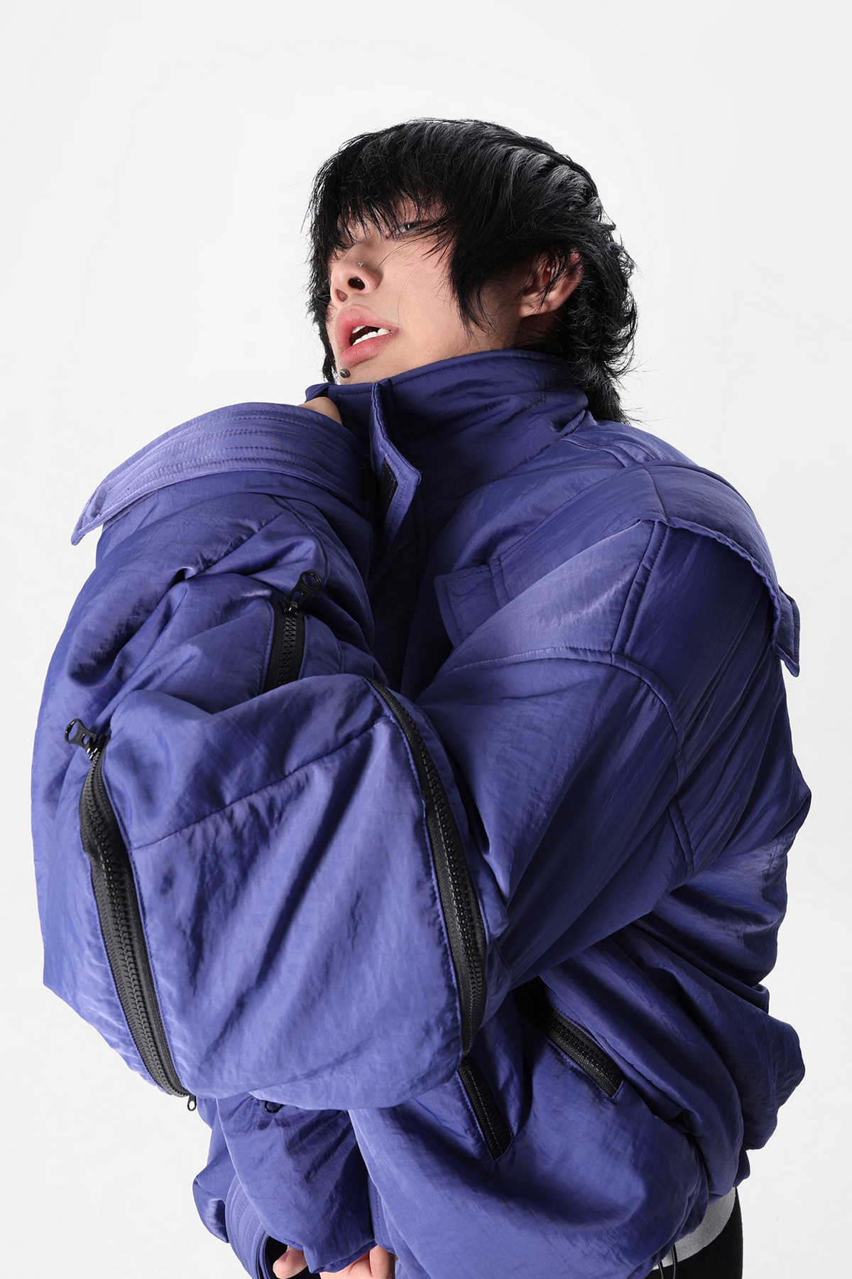 VANGUARDIA Multi-Pocket Cropped Puffer Jacket
