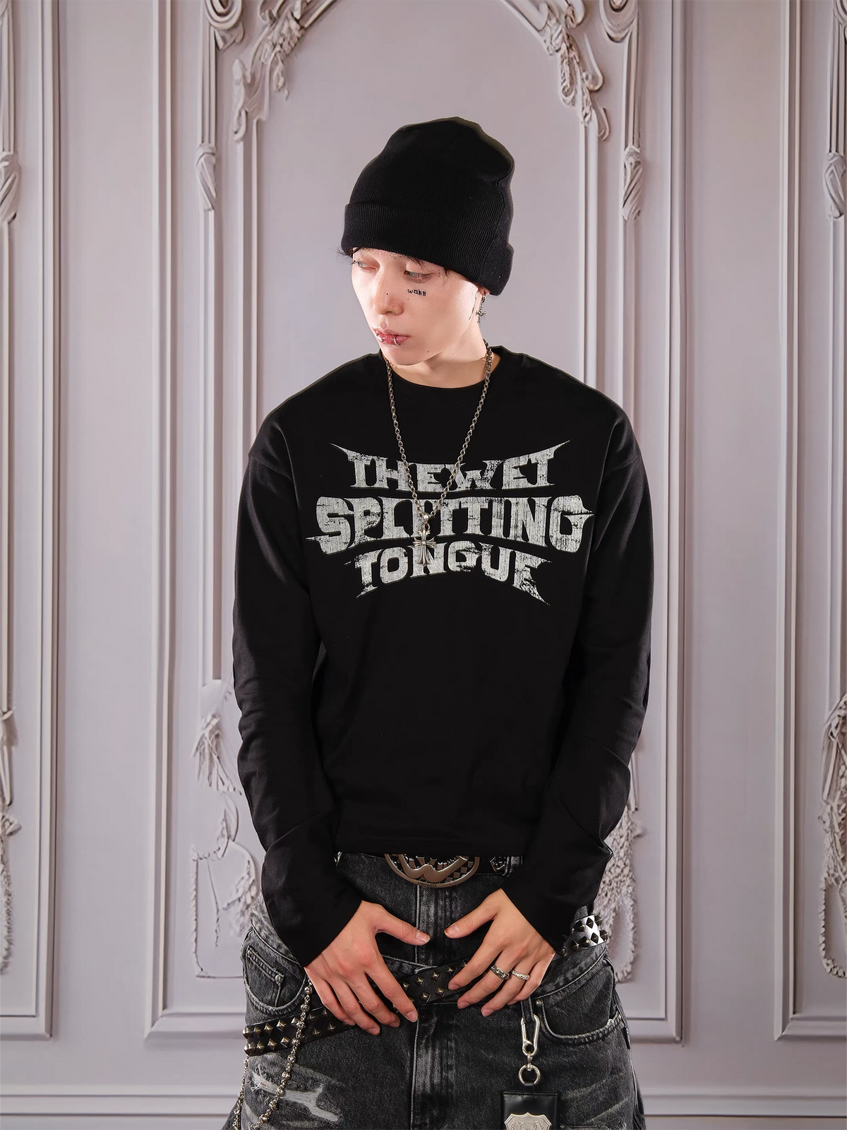 THEWET Classic Graphic Long-Sleeve Tee