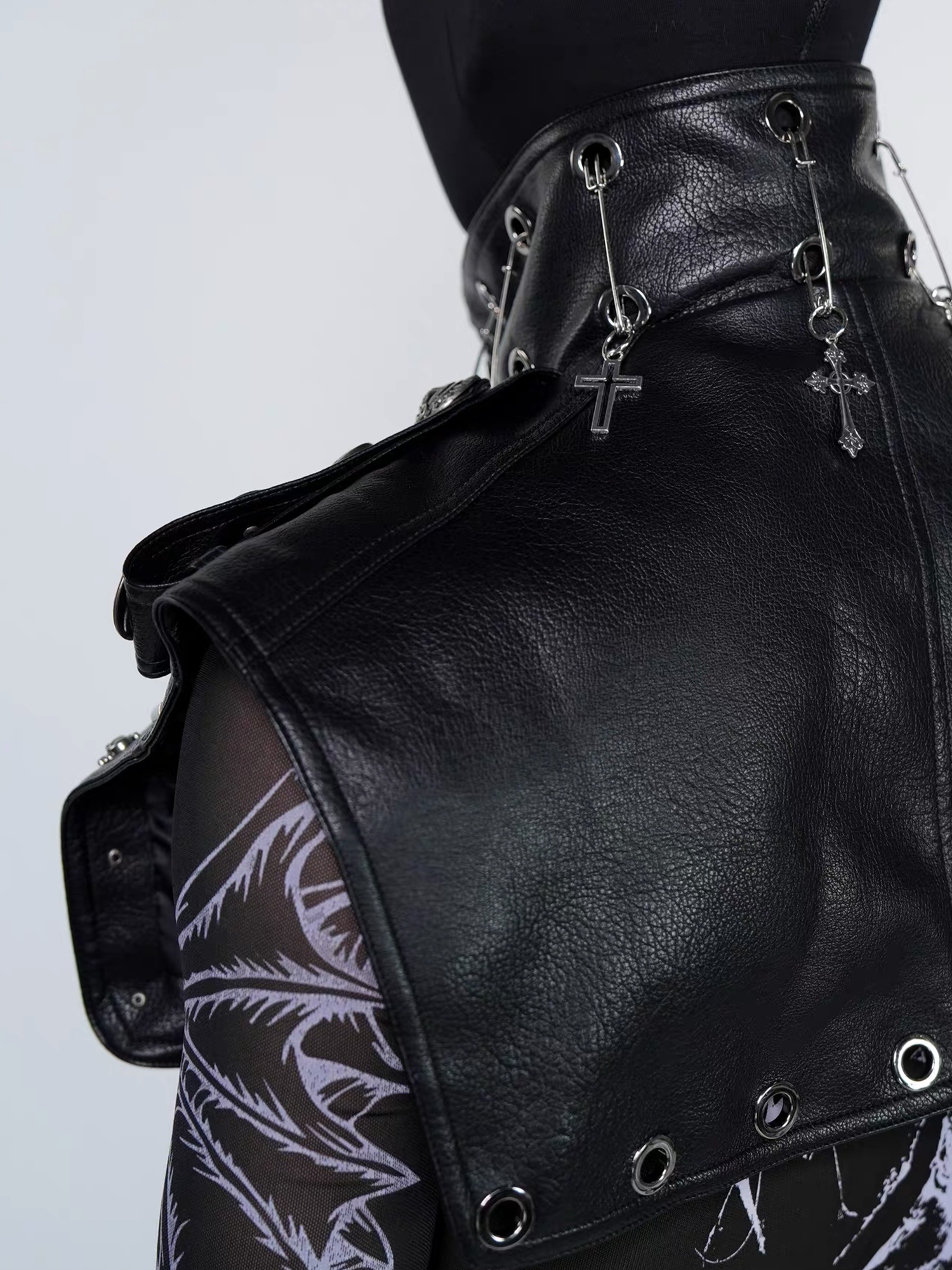 VE2 Knight Hardware Cropped Faux Leather Vest