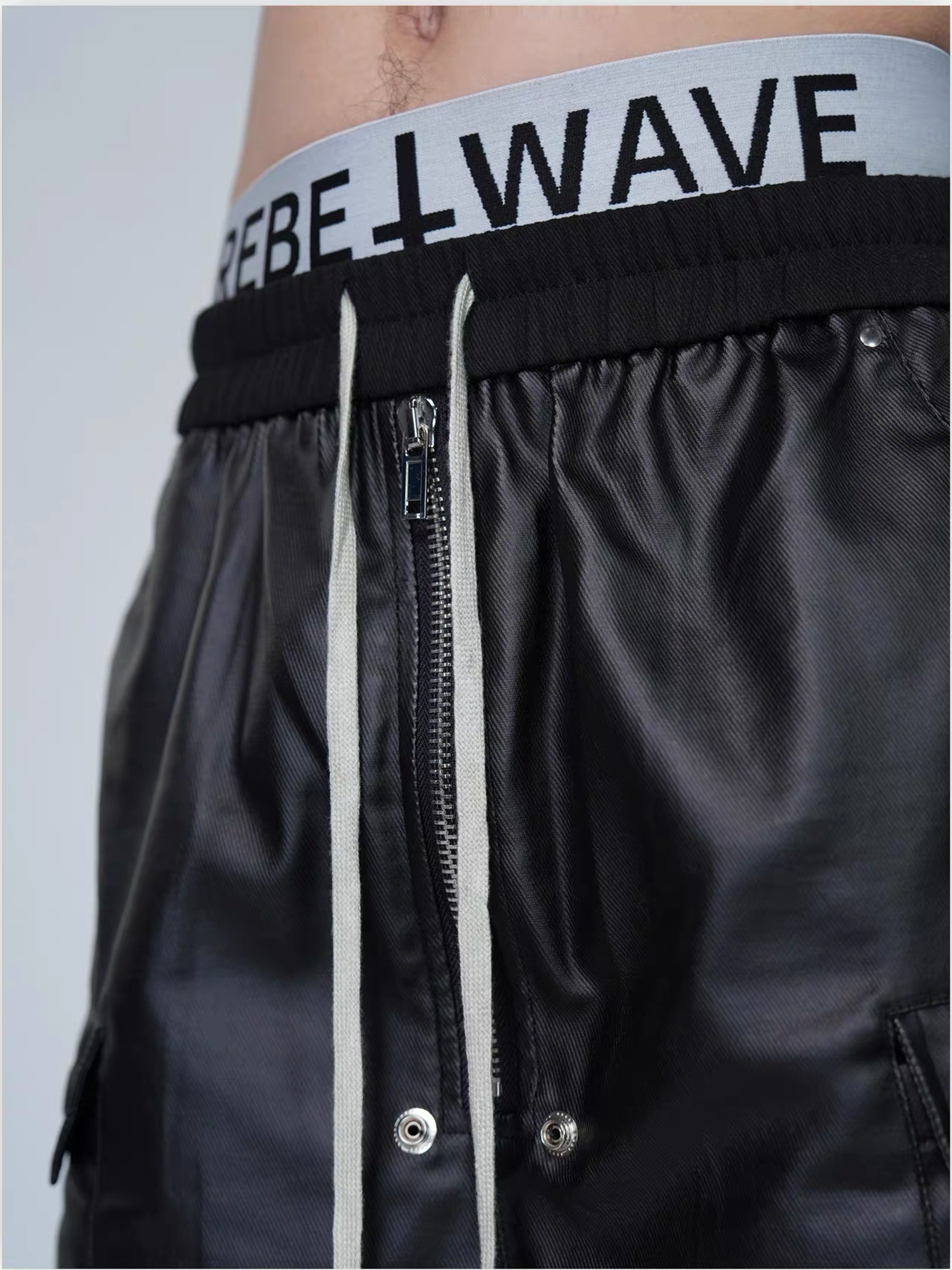 VE2 Wax-Coated Cargo Denim Shorts