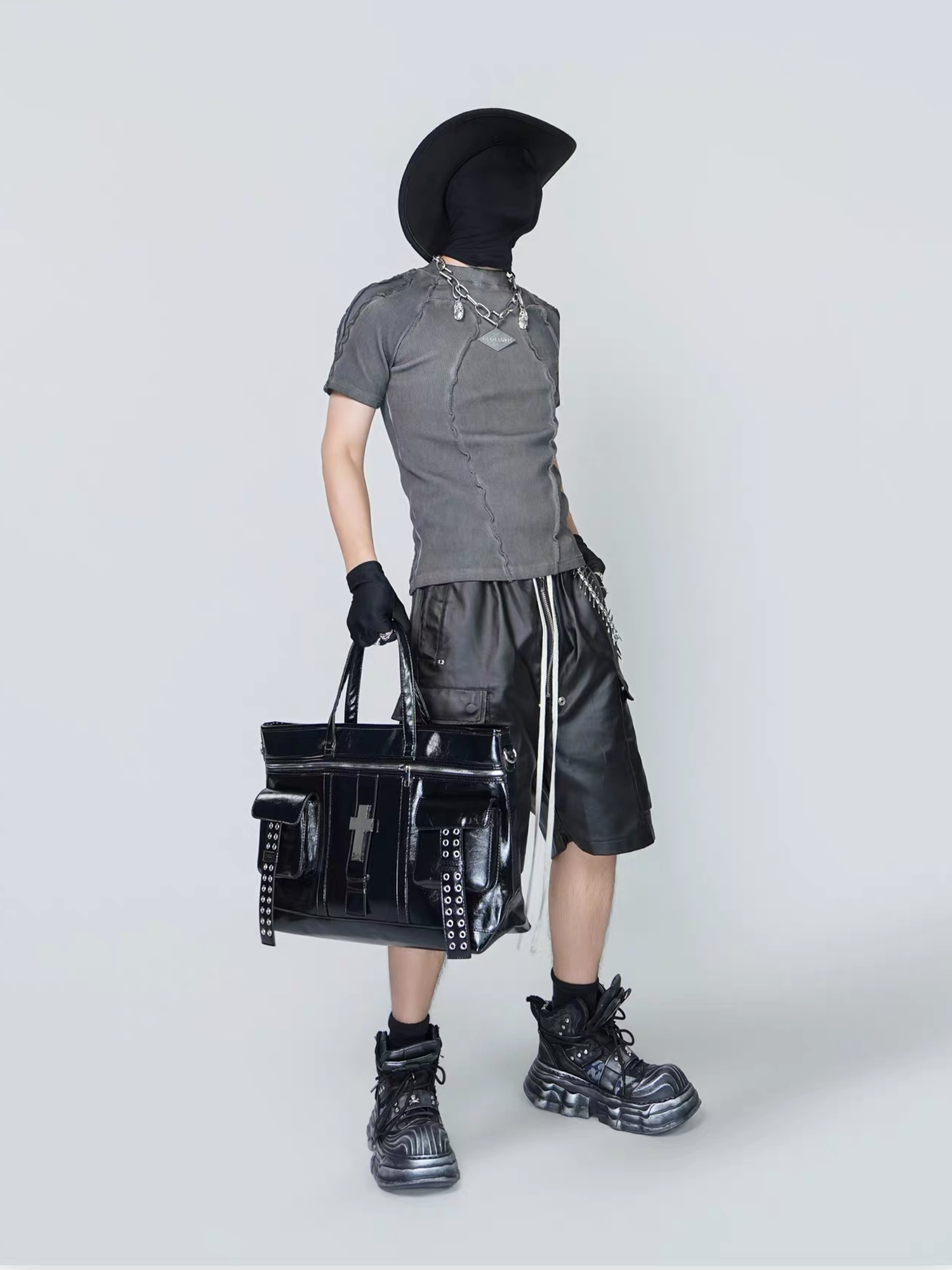 VE2 Wax-Coated Cargo Denim Shorts