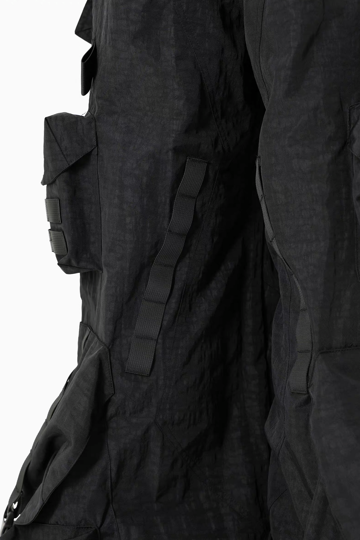VANGUARDIA Multi-Pocket Nylon Wide-Leg Cargo Pants
