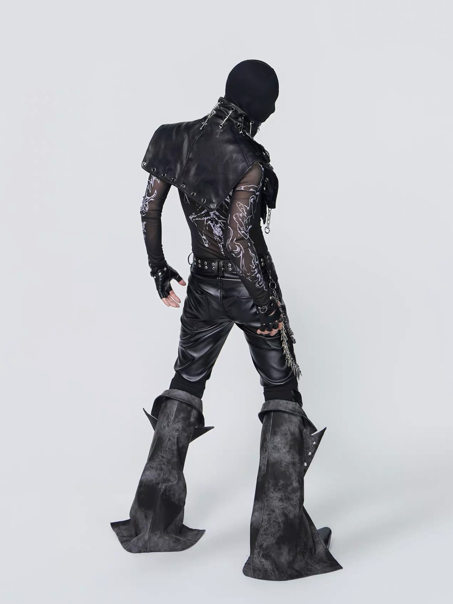 VE2 Knight Hardware Cropped Faux Leather Vest
