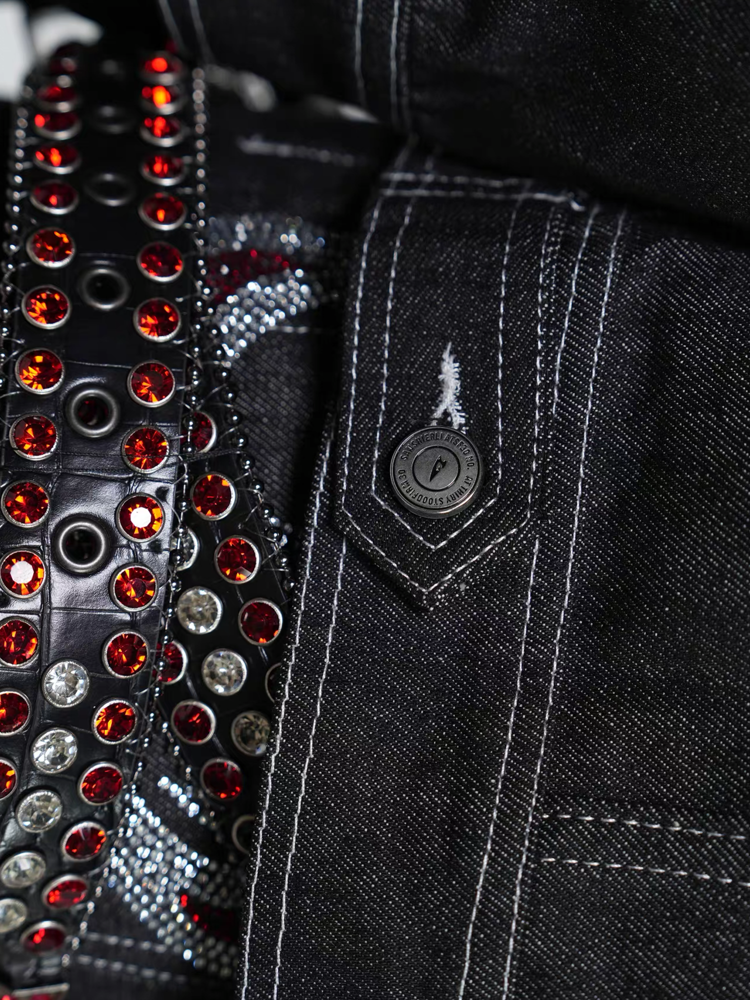 VE2 Diamond Flame Totem Straight-Leg Jeans