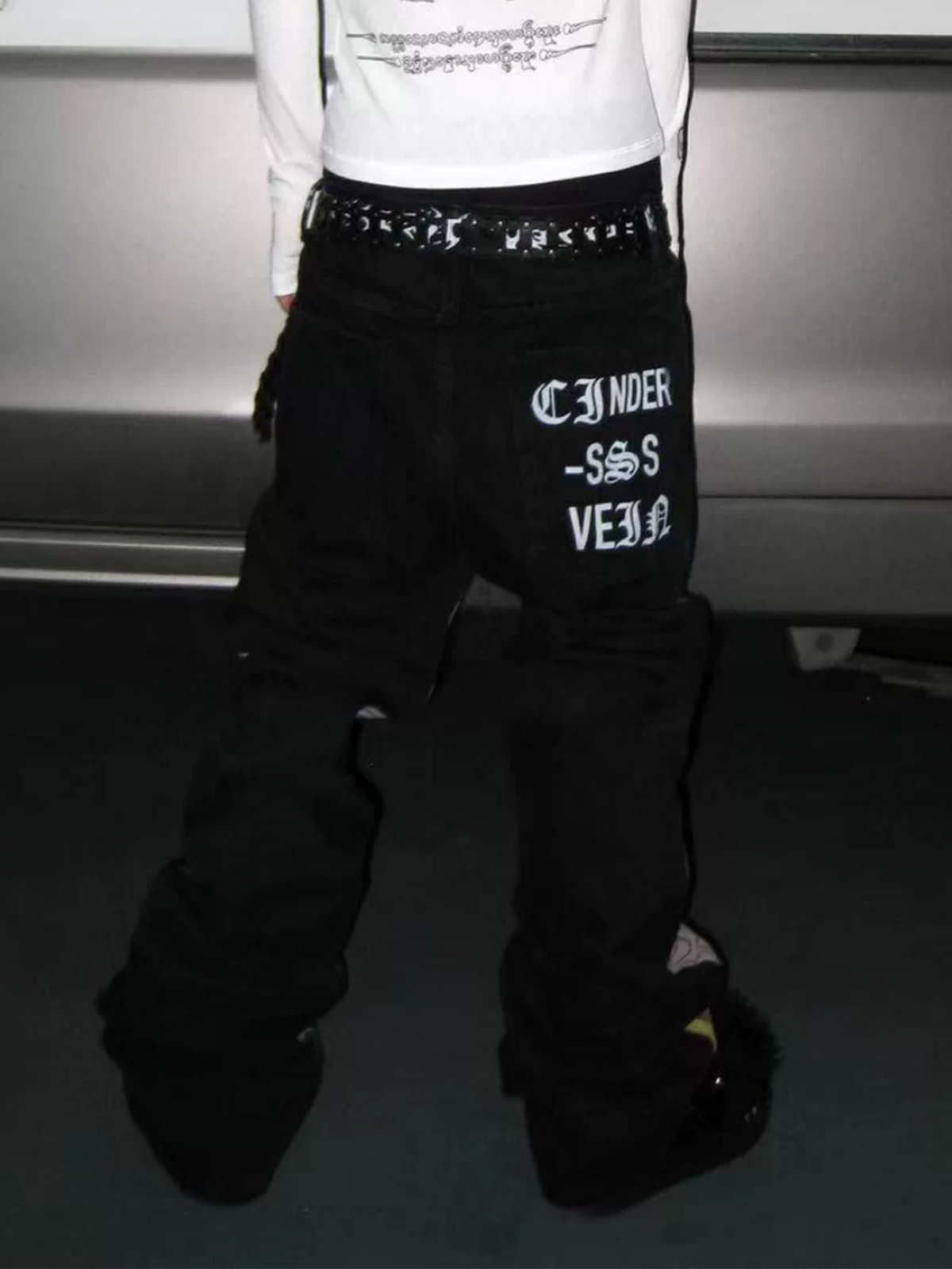 CINDER VEIN Full-Print Skull Washed Flared Jeans