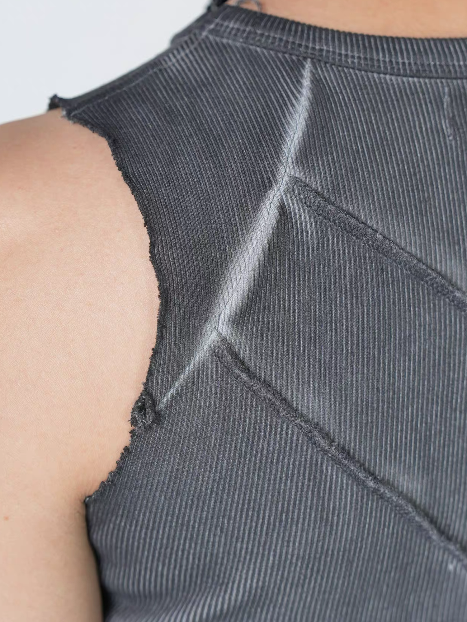 VE2 Distressed Washed Ribbed Cropped Slim Tank Top