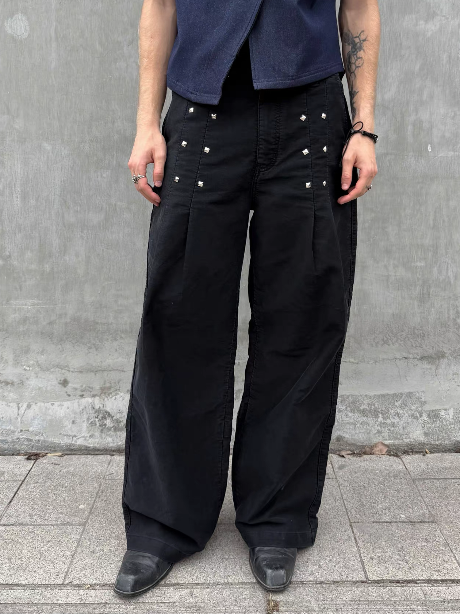 ESAIAS Studded Pleated Moleskin Trousers