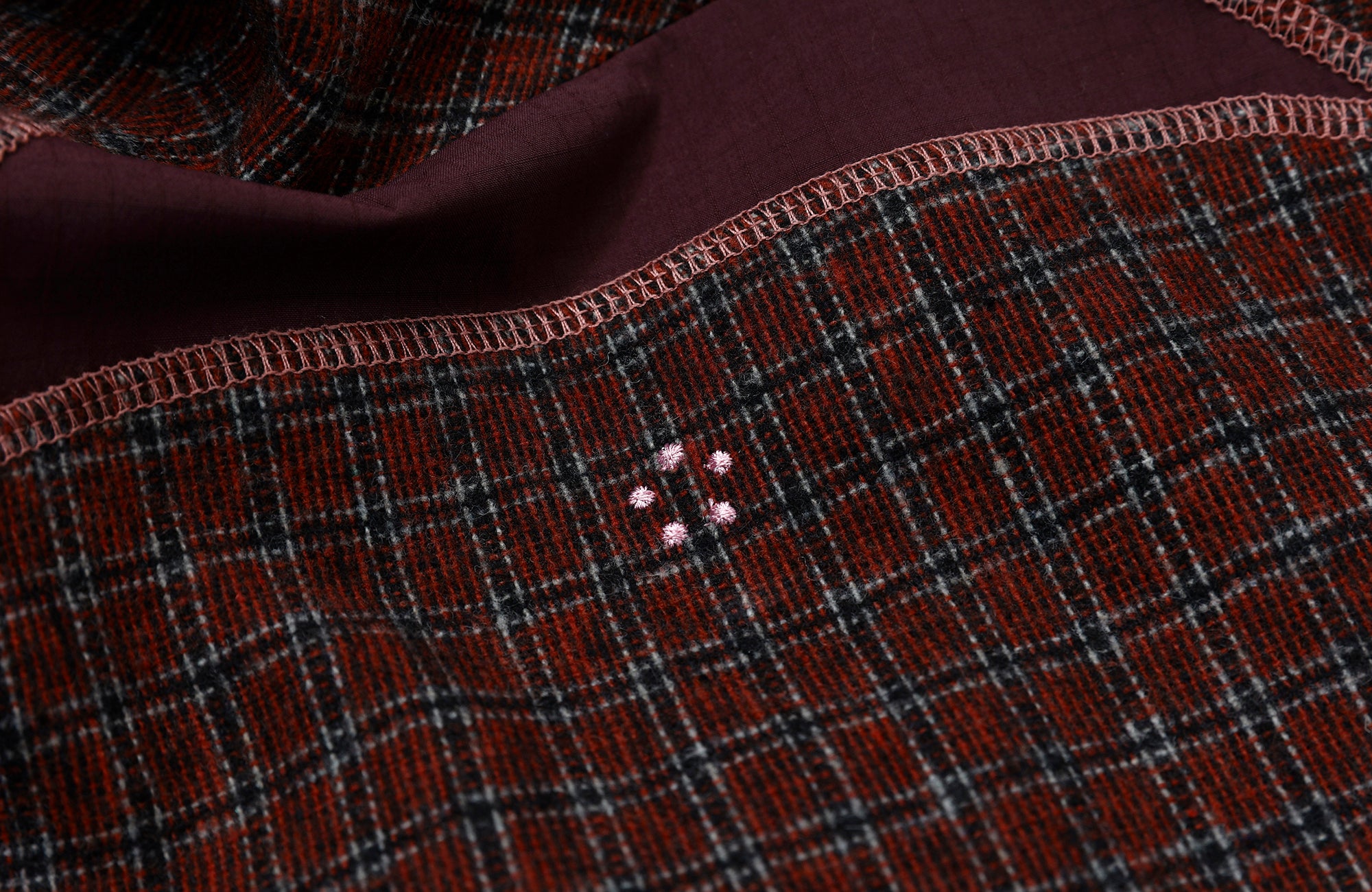 ROARINGWILD A ARCH Plaid Paneled Half-Zip Hooded Jacket