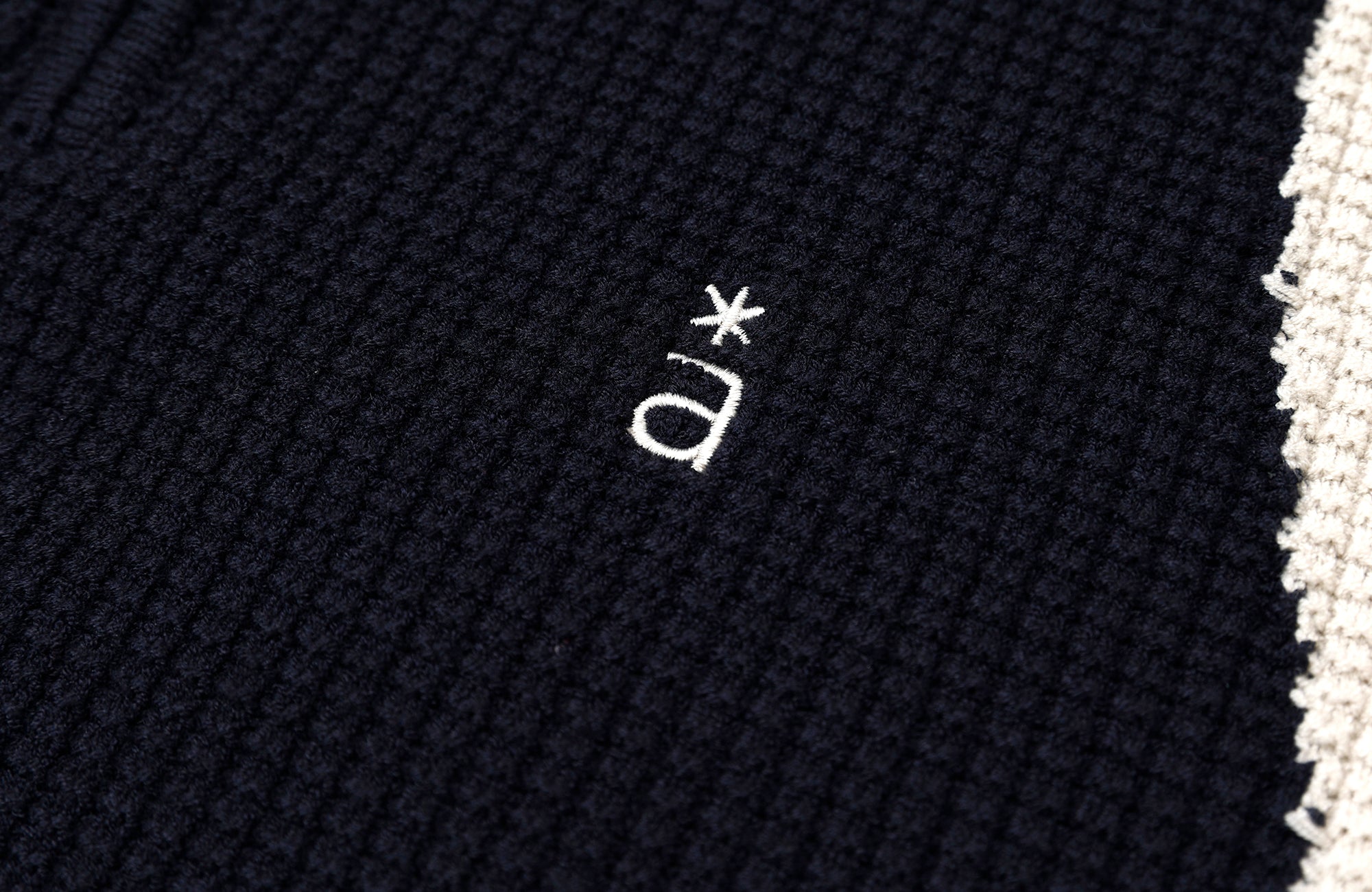 ROARINGWILD A ARCH Contrast Panel Raglan Half-Zip Sweater