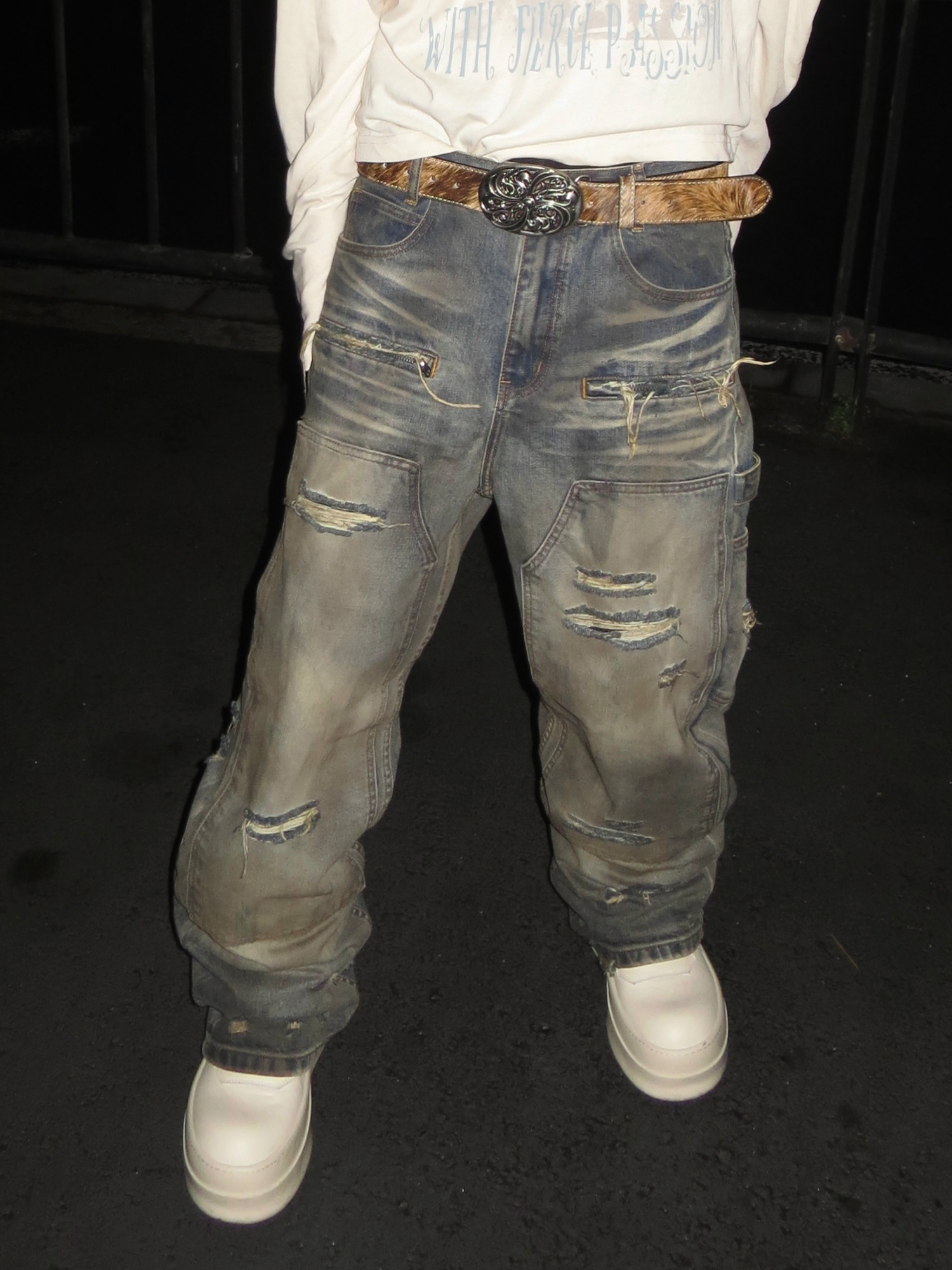 TH4SWE Distressed Heavy-Wash Wide-Leg Jeans