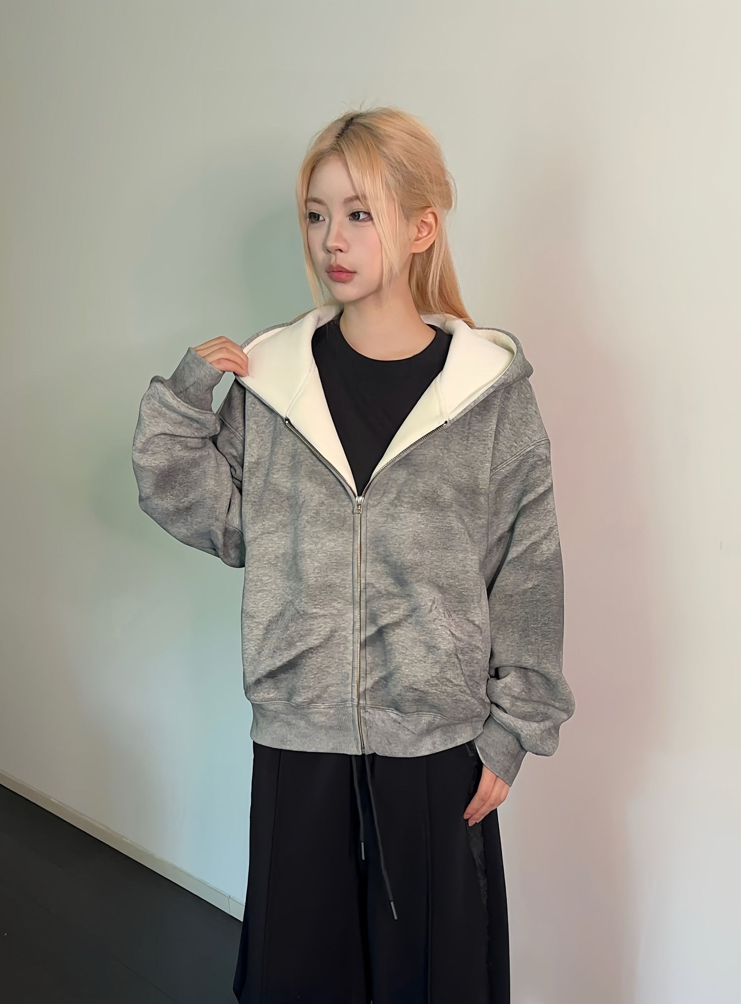 OKAYTHXBYE Essential Sherpa-Lined Boxy Zip Hoodie