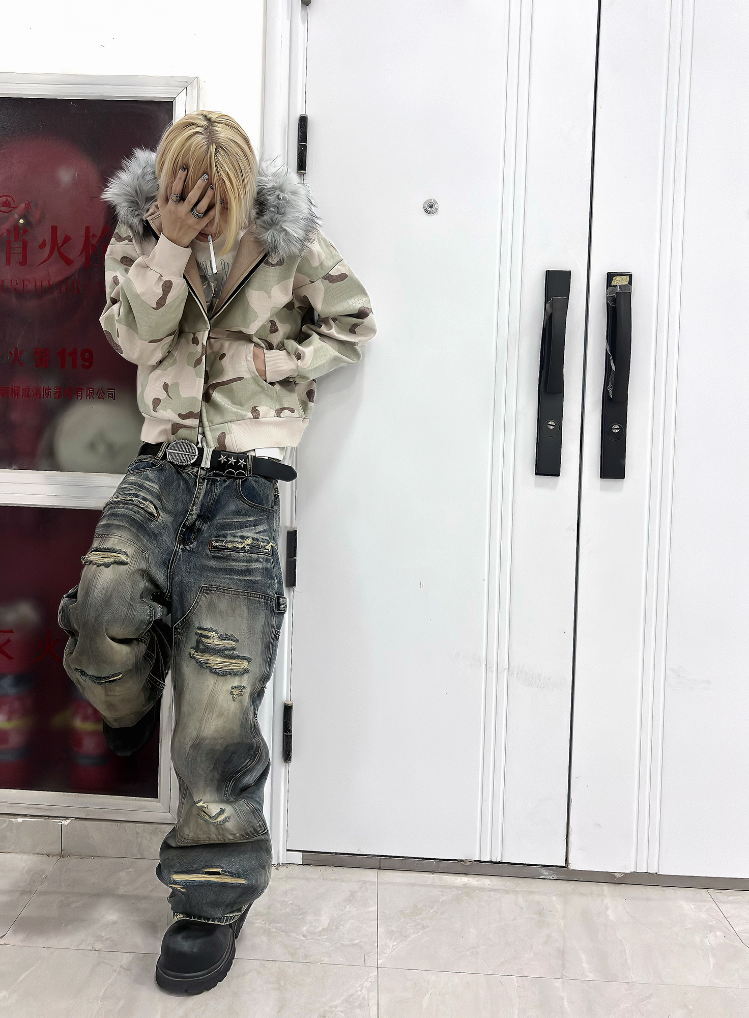 TH4SWE Distressed Heavy-Wash Wide-Leg Jeans
