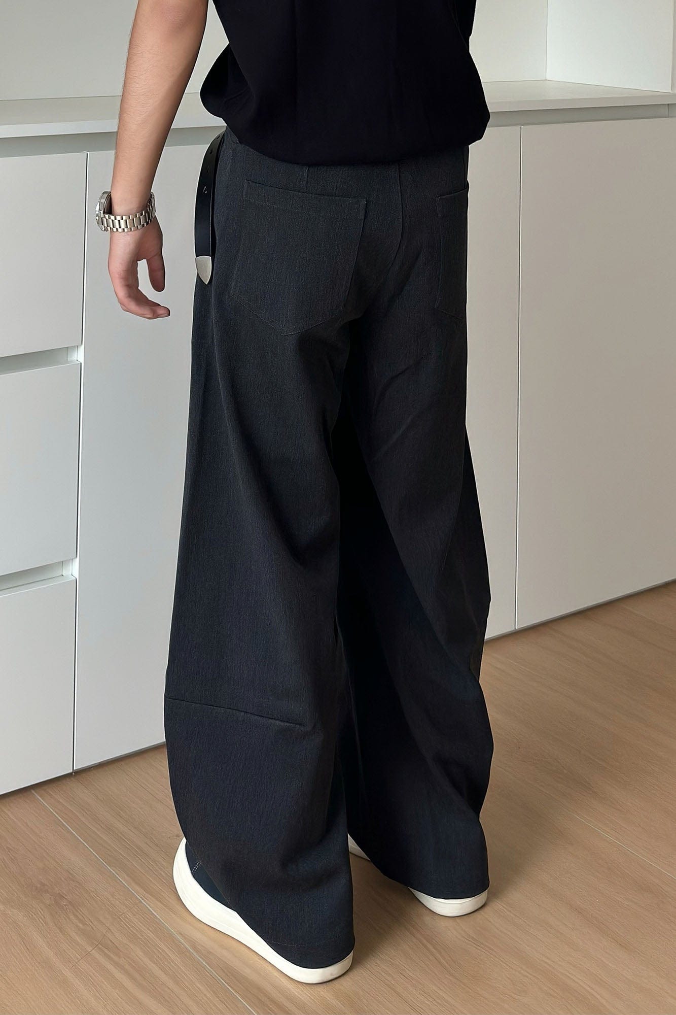 OKAYTHXBYE Pleated Curved Wide-Leg Trousers
