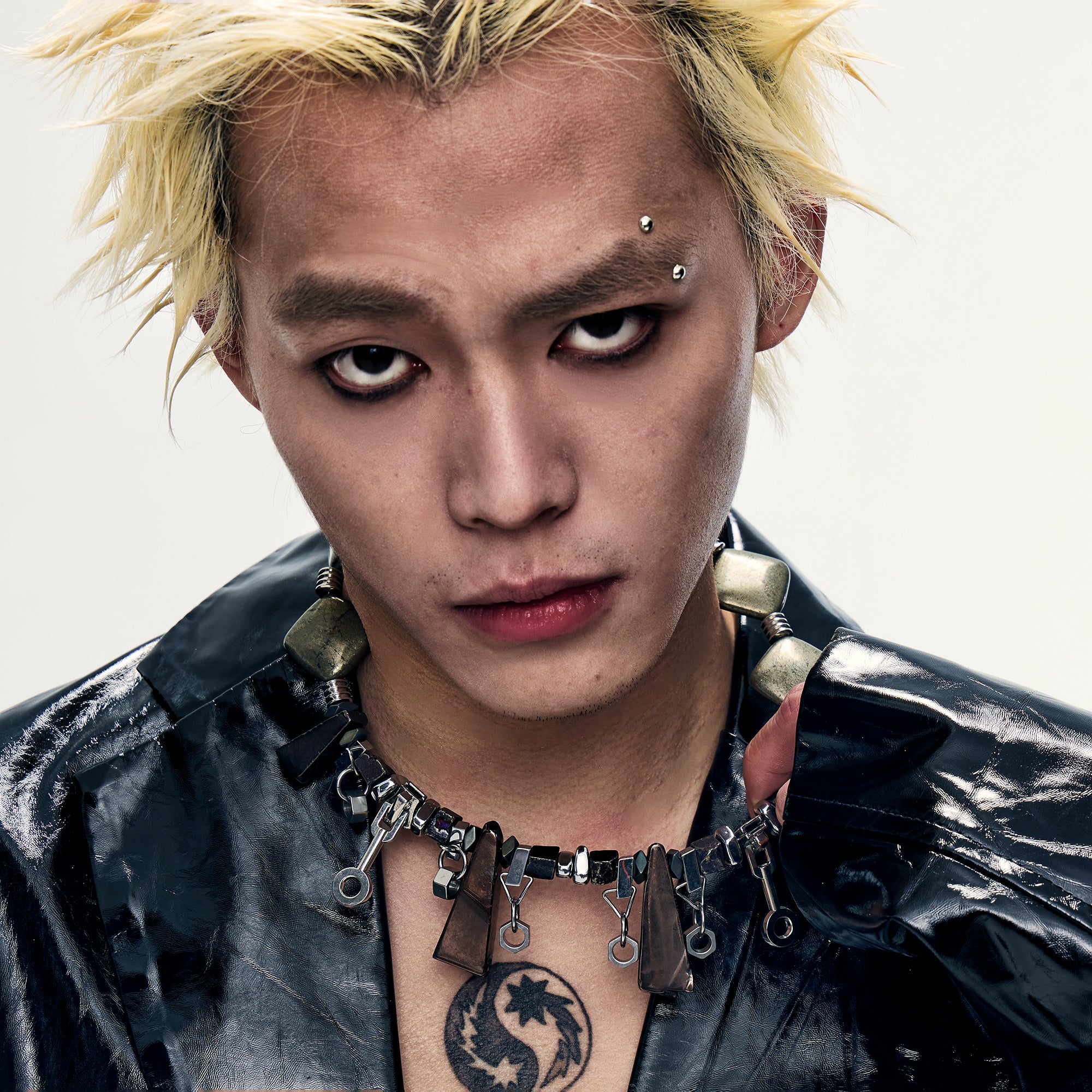 ILLUSORY Hammered Metal Geo-Stone Choker, premium urban and streetwear designers apparel on PROJECTISR.com, ILLUSORY