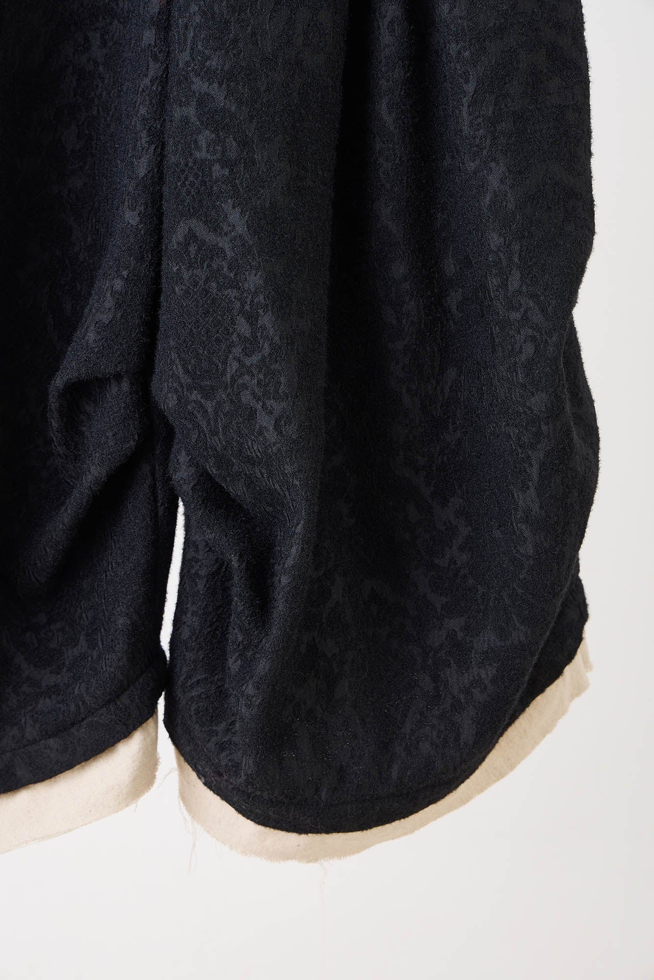 ILNya Nieternite Nifutur Jacquard Layered Raw Edge Balloon Shorts