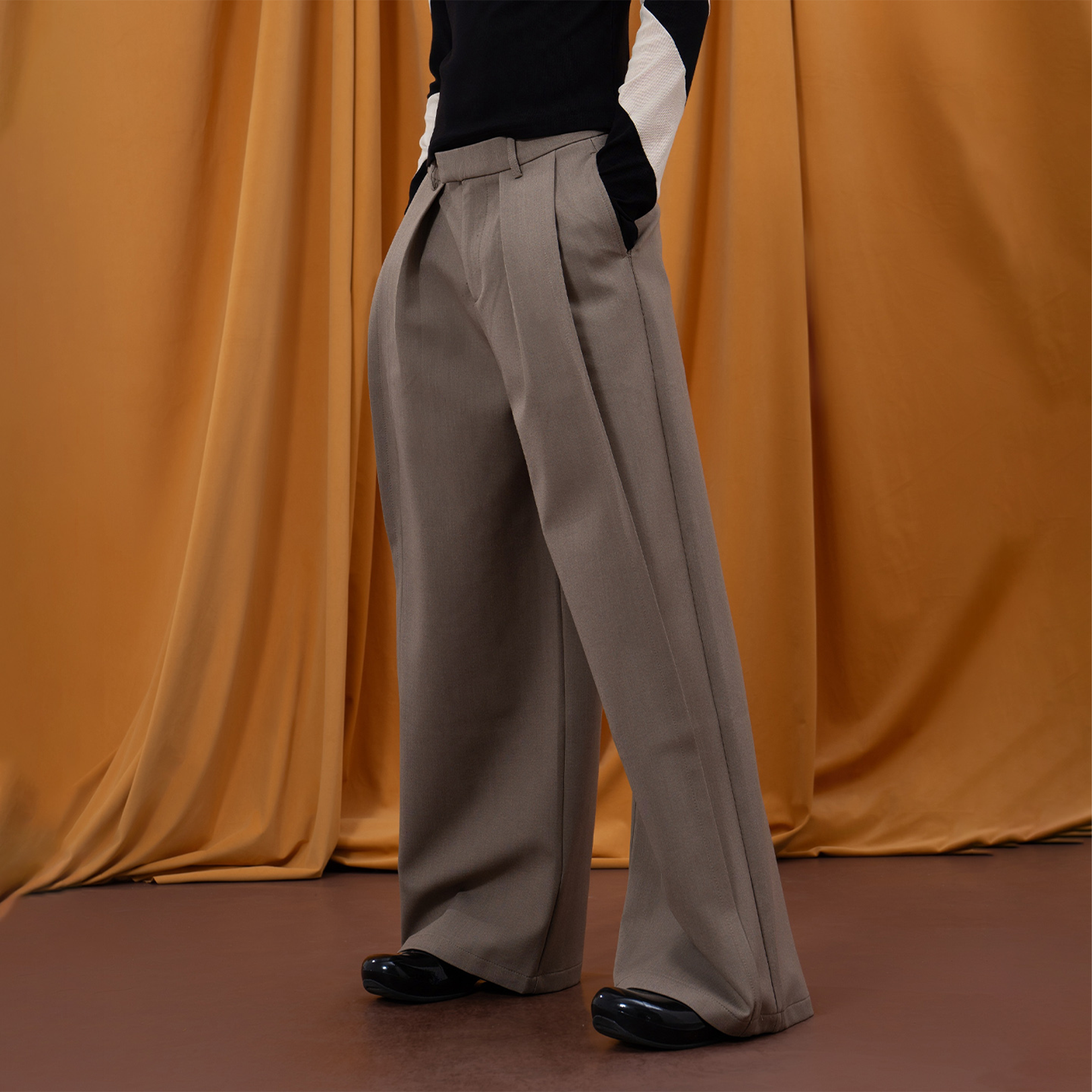 CLP Pleated Retro Wide-Leg Trousers