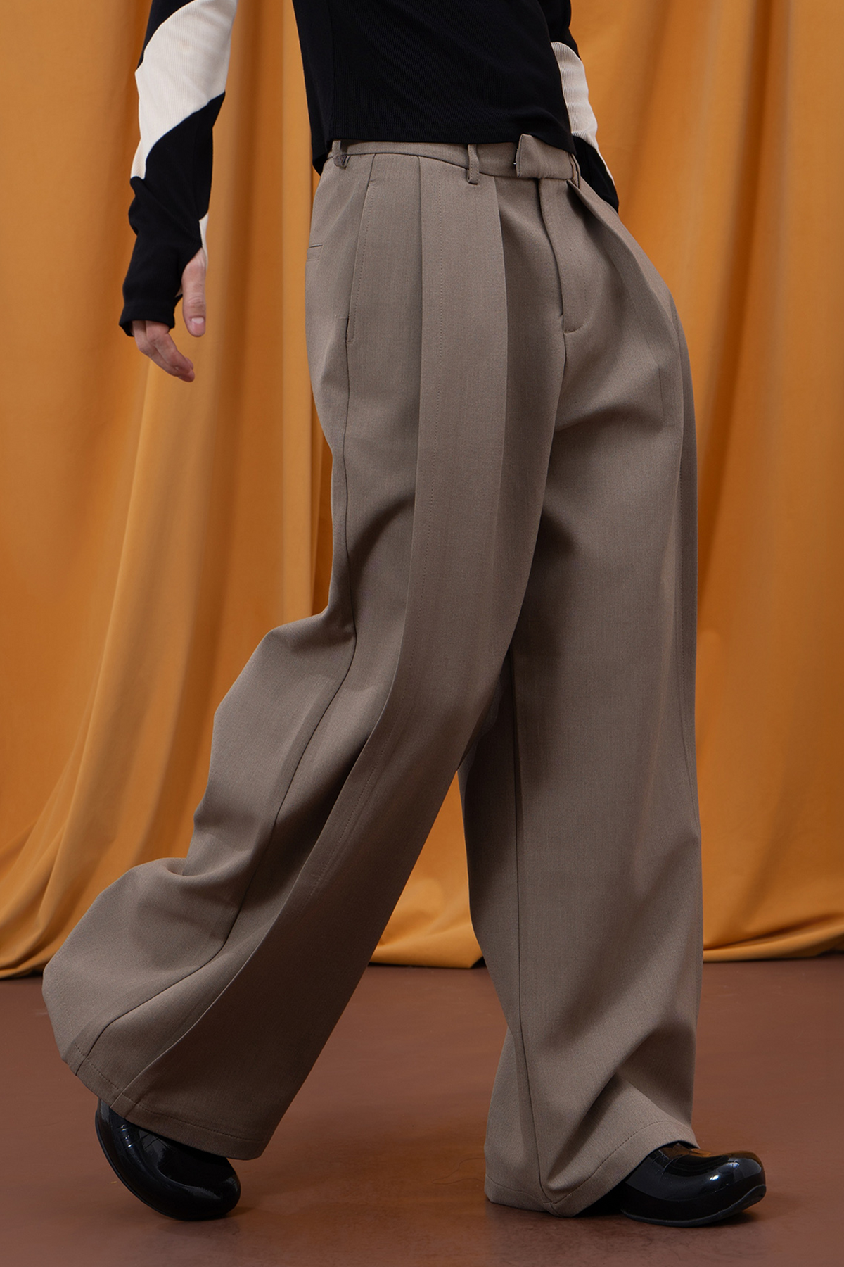 CLP Pleated Retro Wide-Leg Trousers
