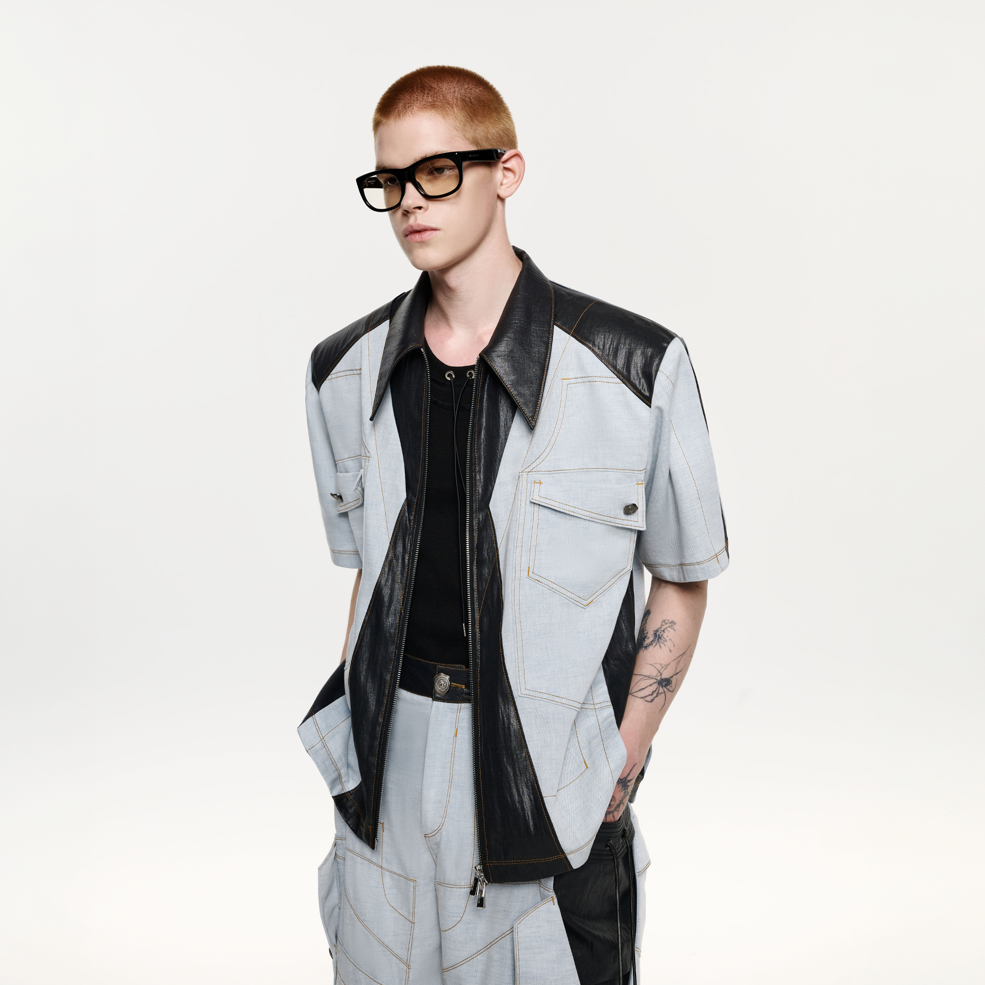 TIWILLTANG Contrast Stitch Paneled Zip-Up Half Shirt