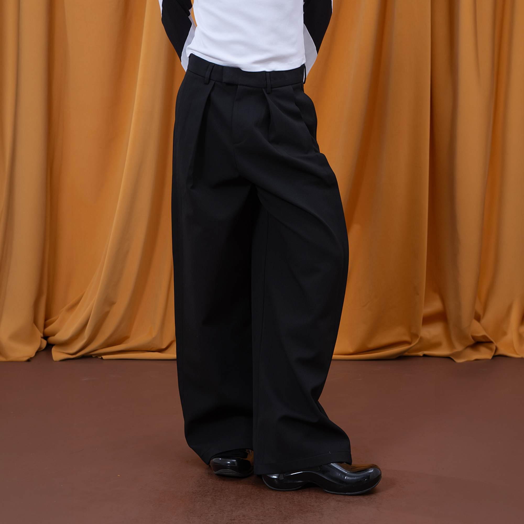 CLP Pleated Retro Wide-Leg Trousers