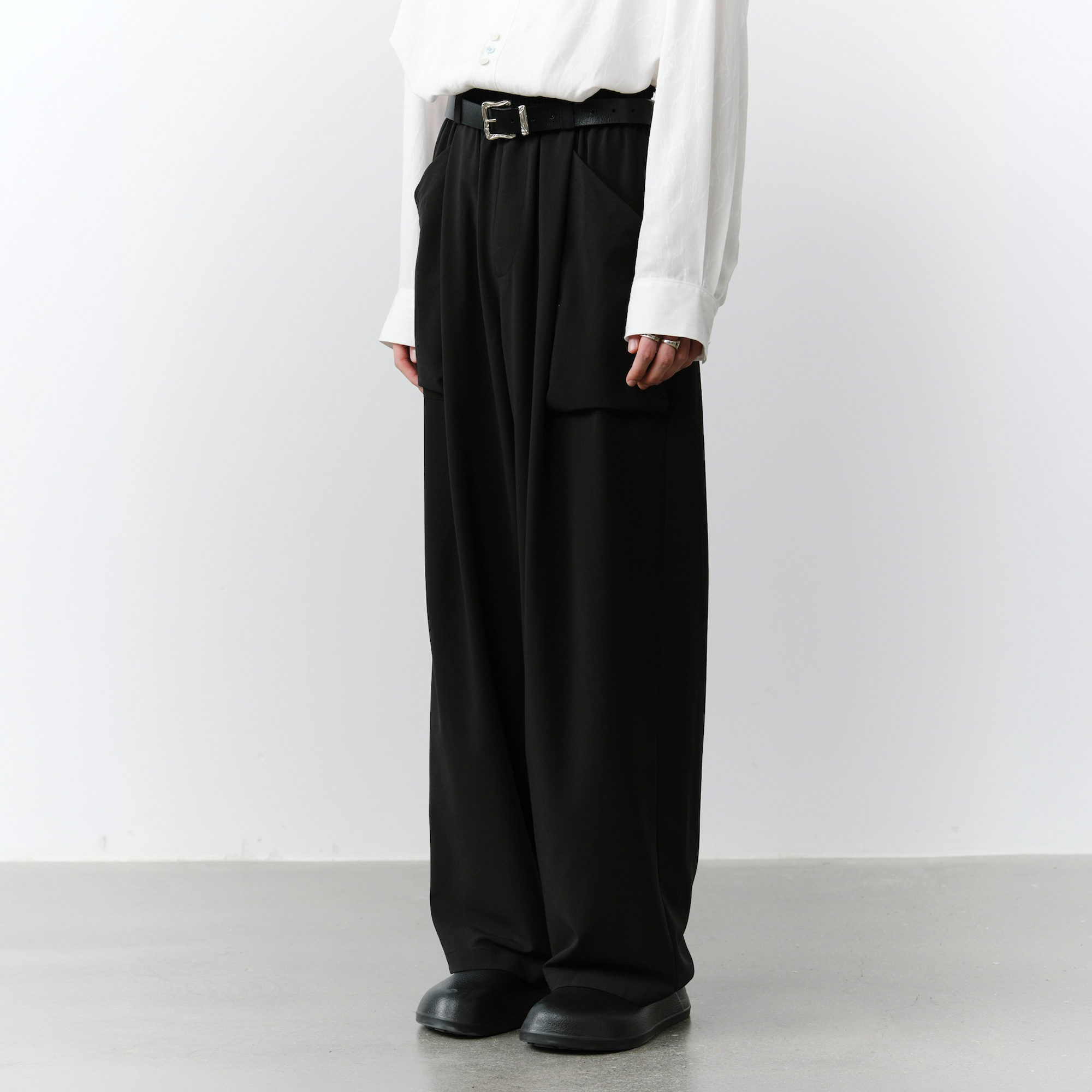 GRAINMUSTARD Retro Patch Pocket Pleated High-Waist Trousers, premium urban and streetwear designers apparel on PROJECTISR.com, GRAINMUSTARD