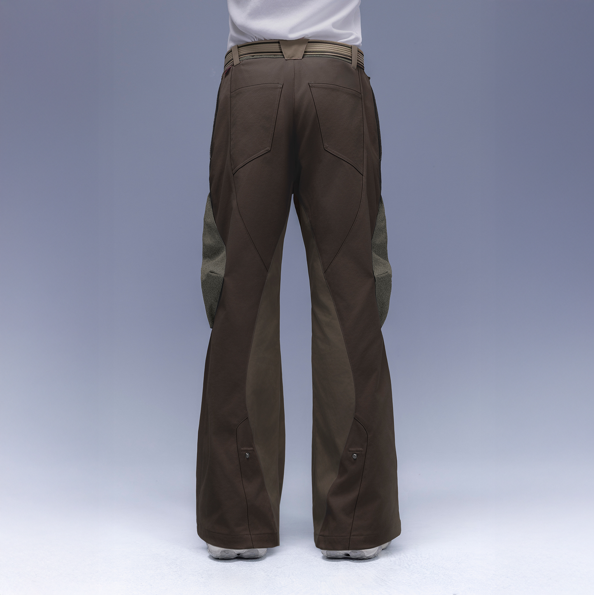 XIPHEVIL Paneled Multi-Pocket Zip Cargo Pants Coffee